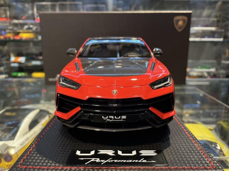 MR collection 1/18 Lamborghini Urus Performante Rosso Arancio