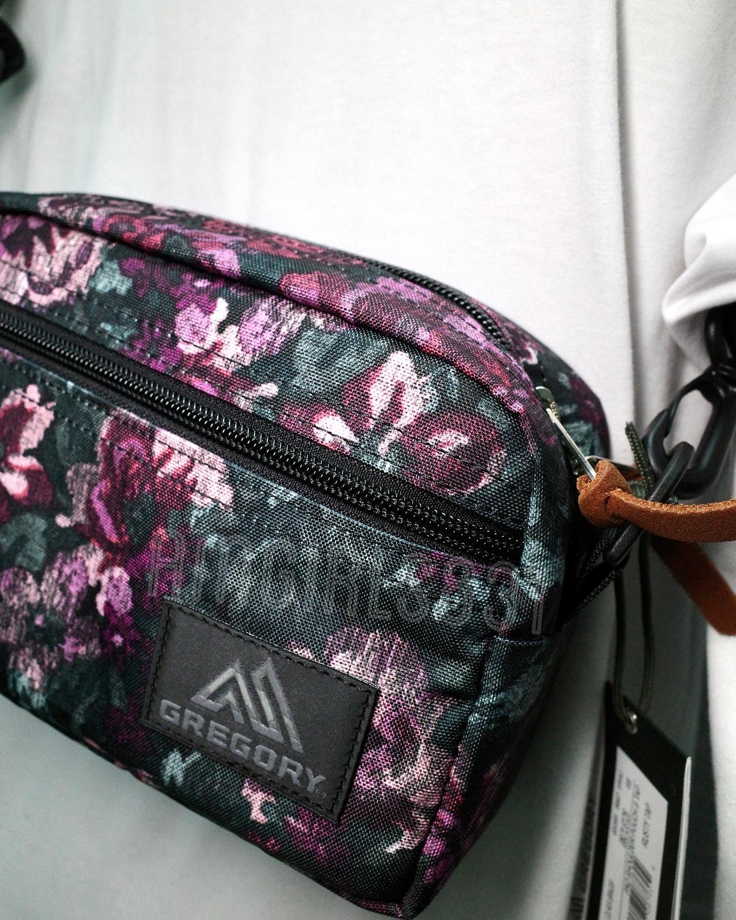 Gregory PADDED SHOULDER POUCH S rusty tapestry