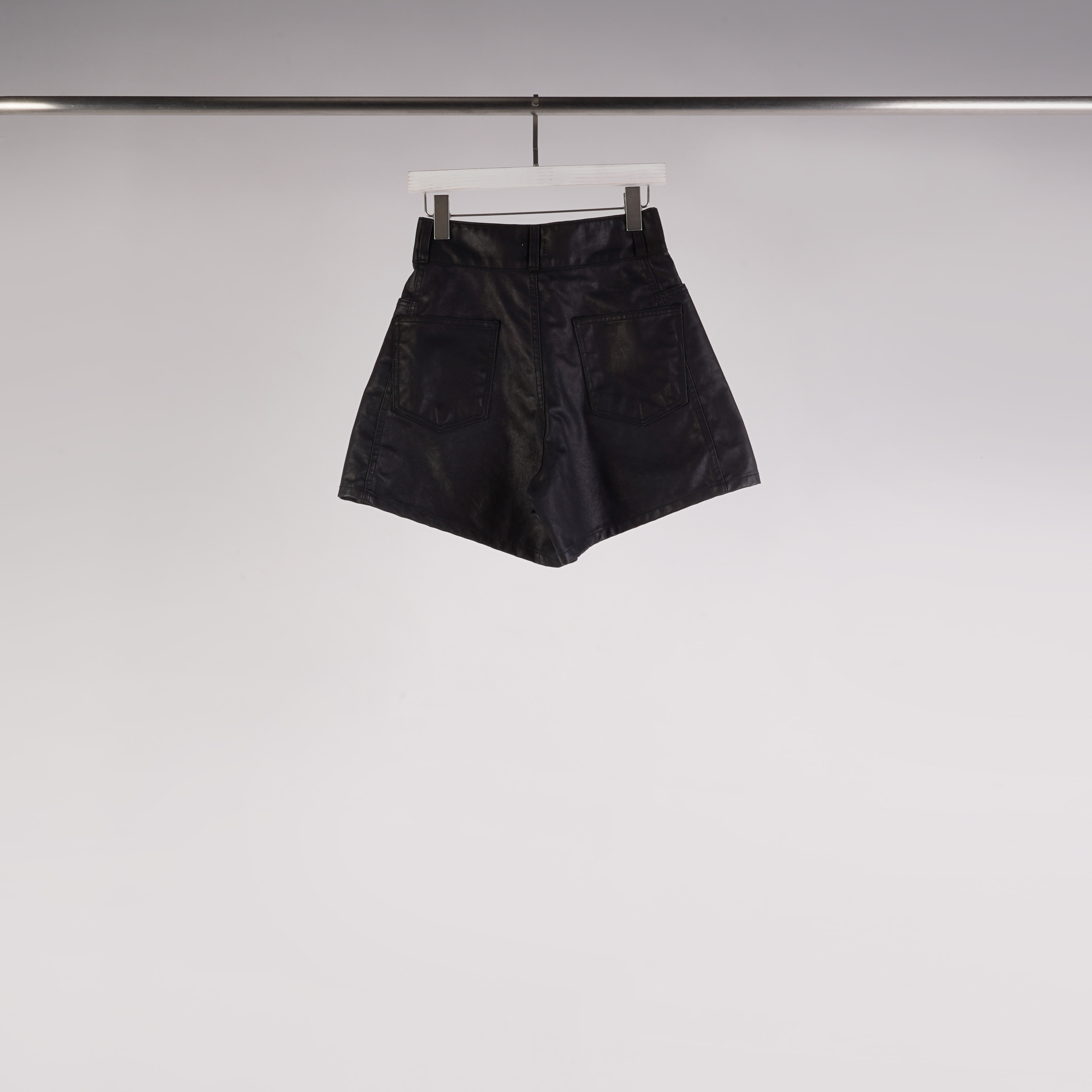 刷舊感高腰皮短褲 | M