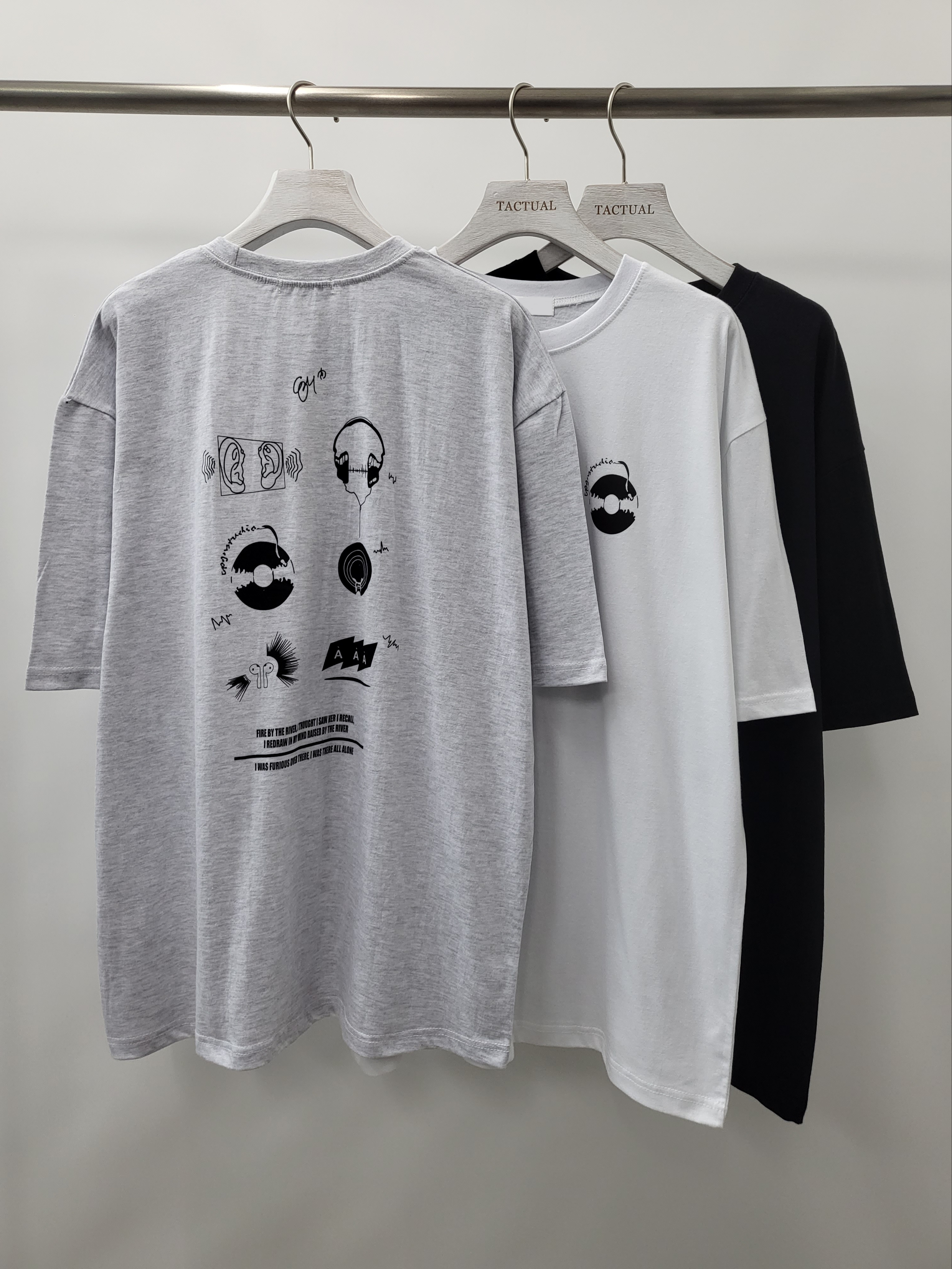 英文字圖案短袖Tee T5001