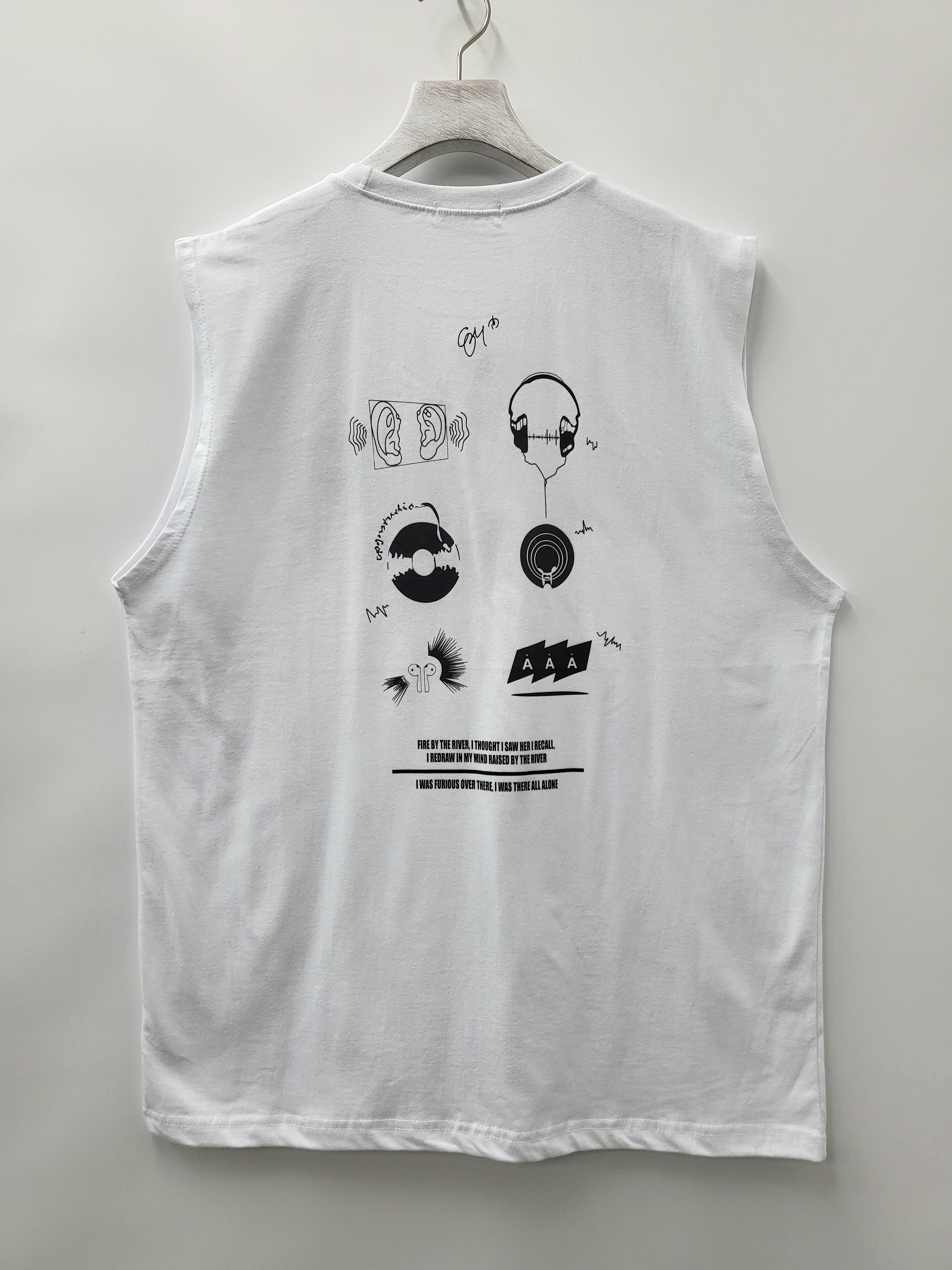 英文字圖案背心 V941