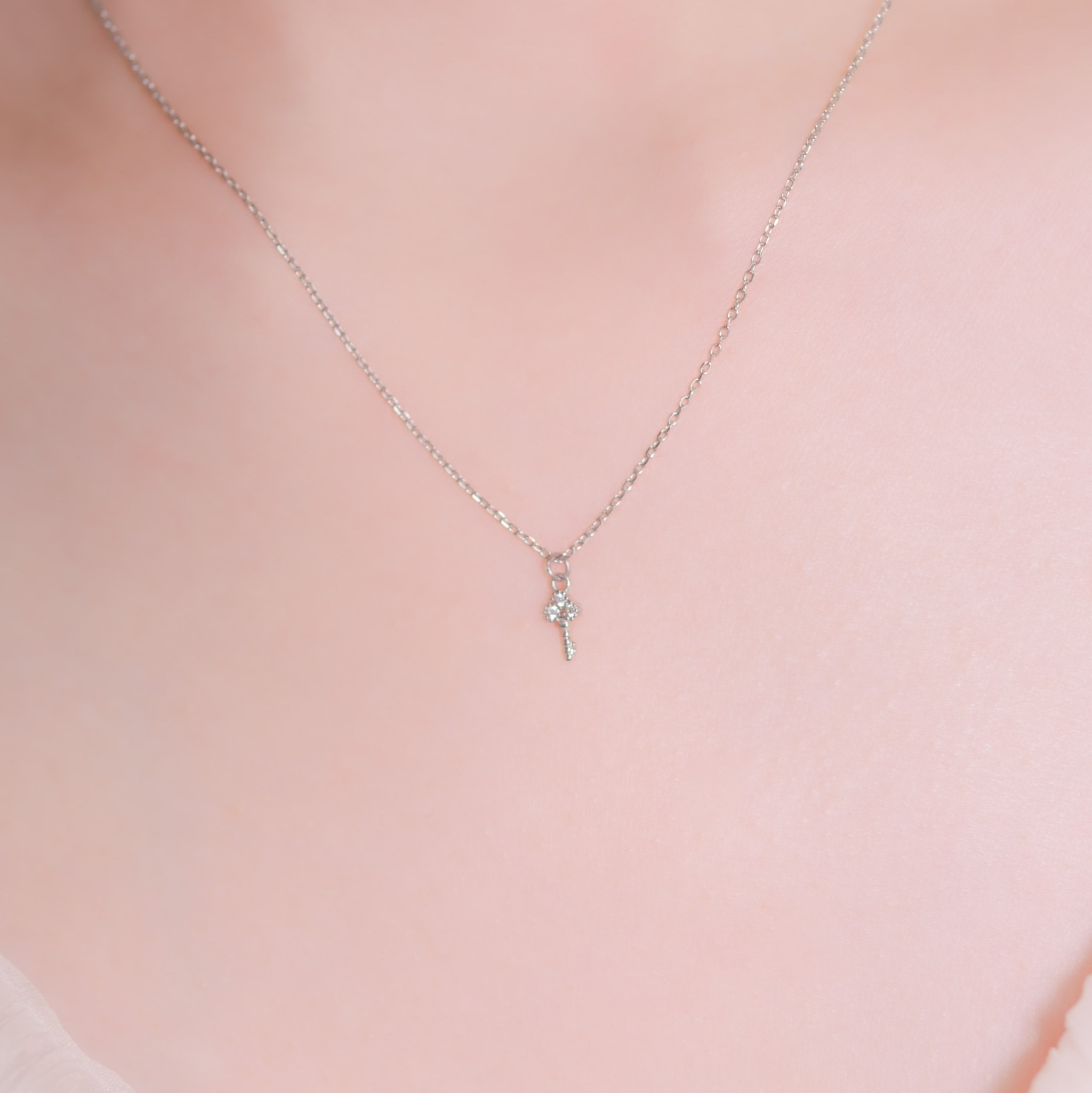 | 925純銀・厚鍍白金 | 幸福之鑰項鍊 | NE0539 |