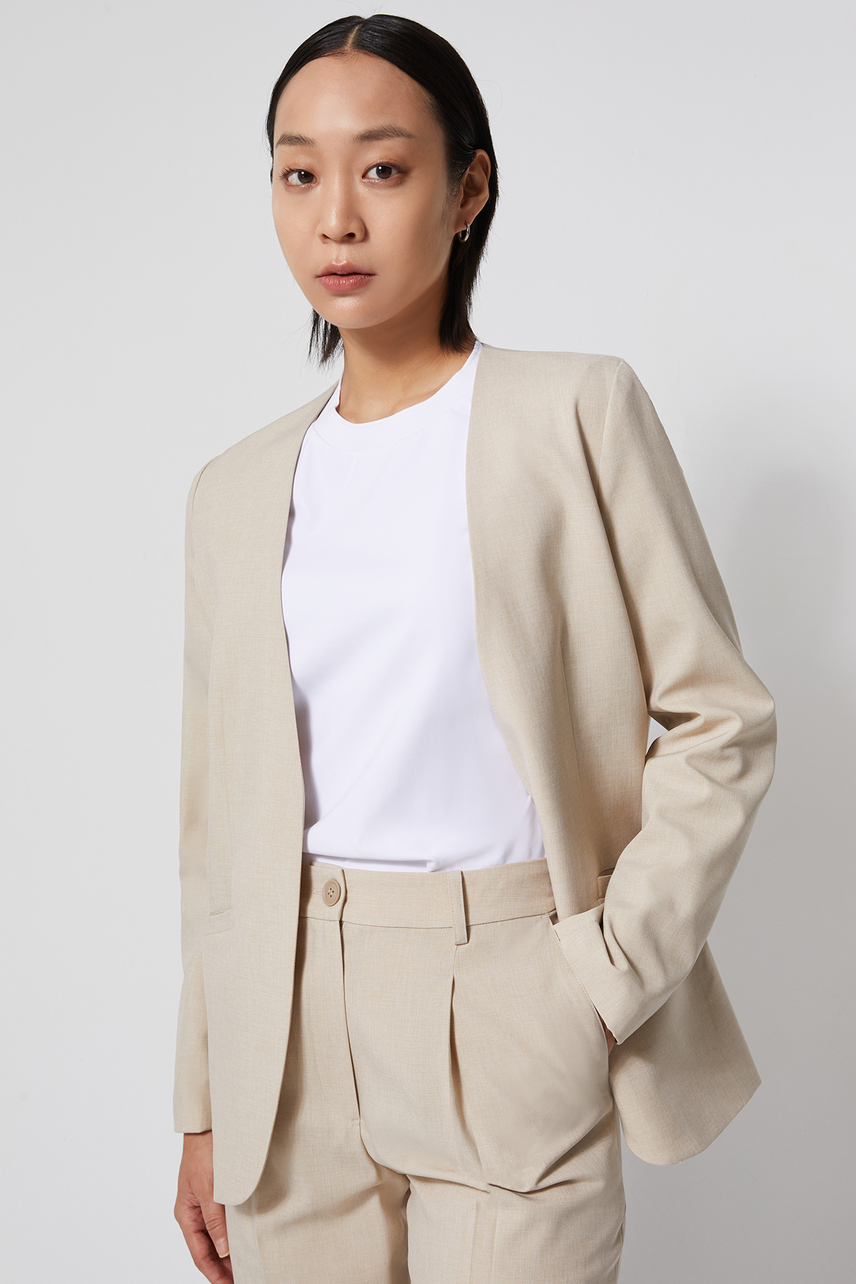 VOY 輕量無領西裝外套 女（卡其）