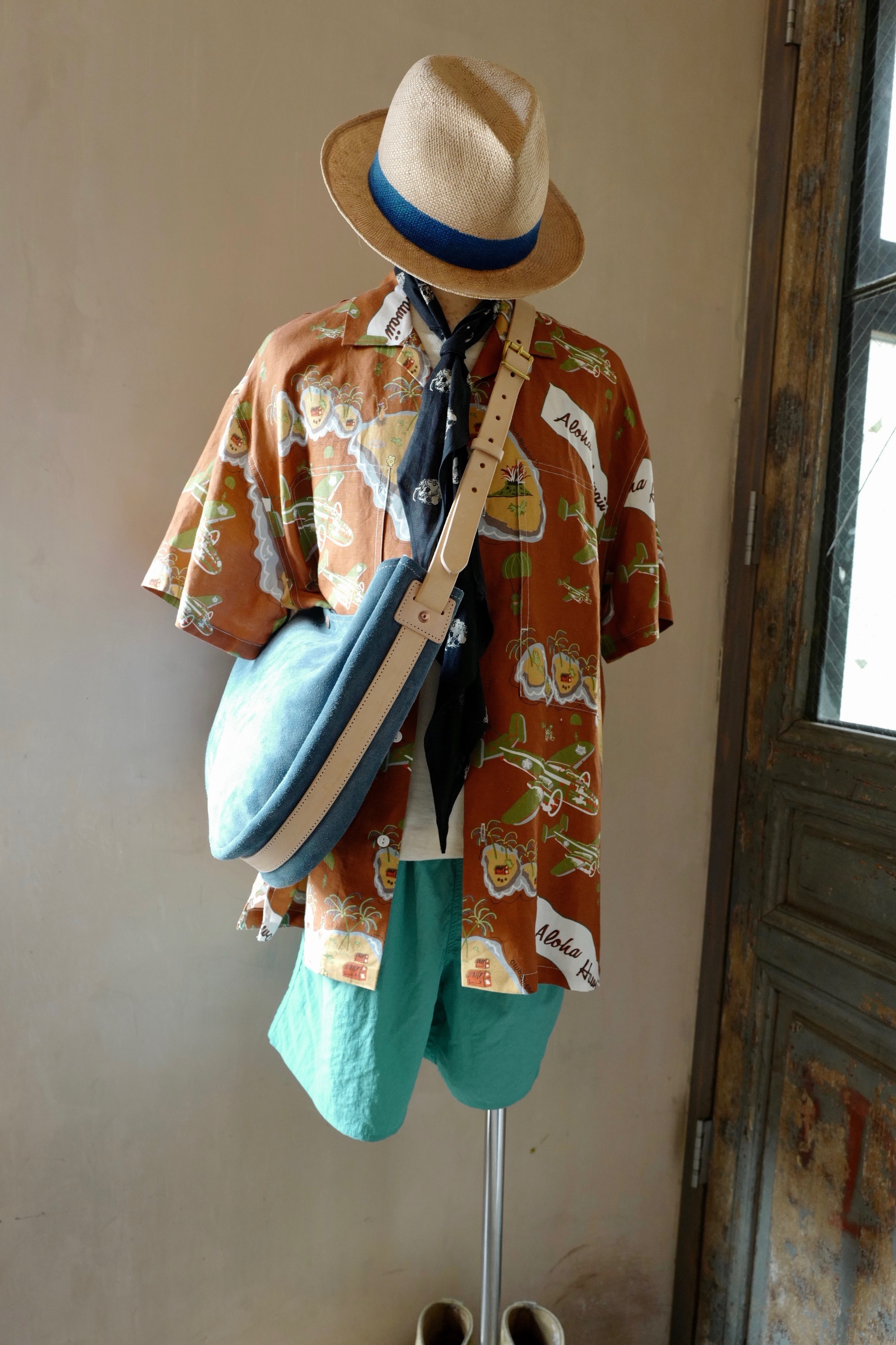 S.F.K 半月型包 ／麂皮藍 (Suede/indigo) 須事先詢問現貨數量