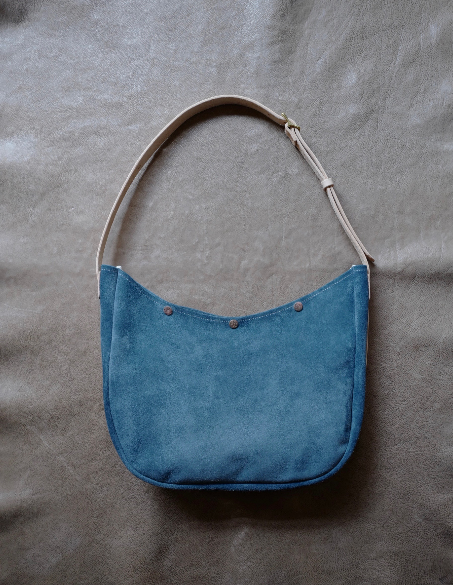 S.F.K 半月型包 ／麂皮藍 (Suede/indigo) 須事先詢問現貨數量