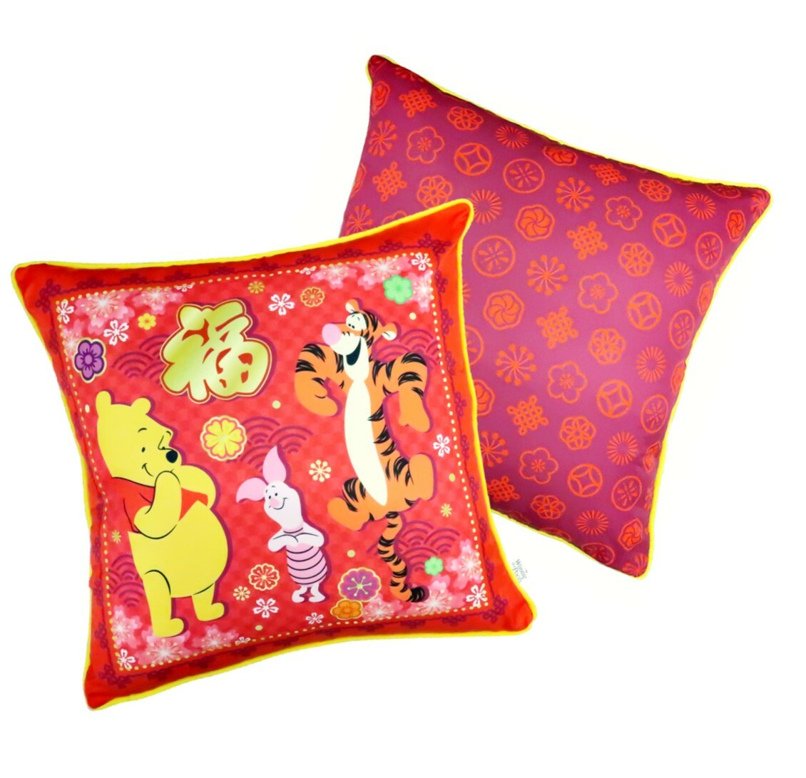 迪士尼小熊維尼  咕臣 抱枕 坐墊 (新年版)