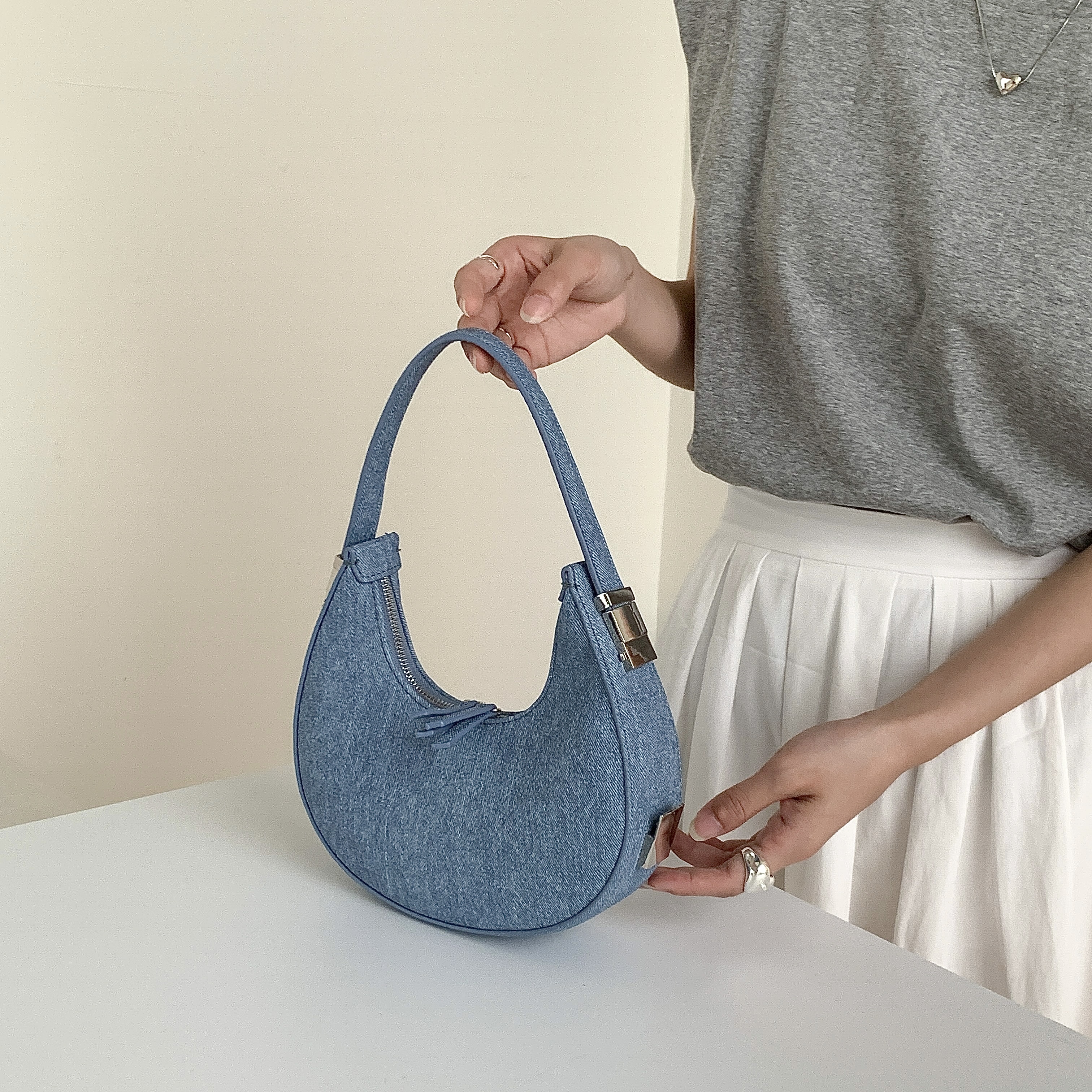 手提月亮單肩包