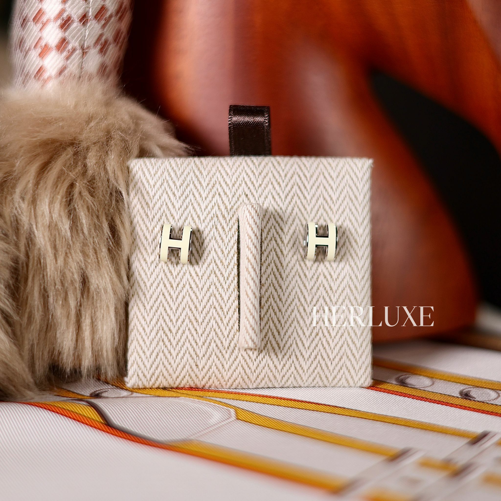 Mini pop H earrings jaune soufre CK