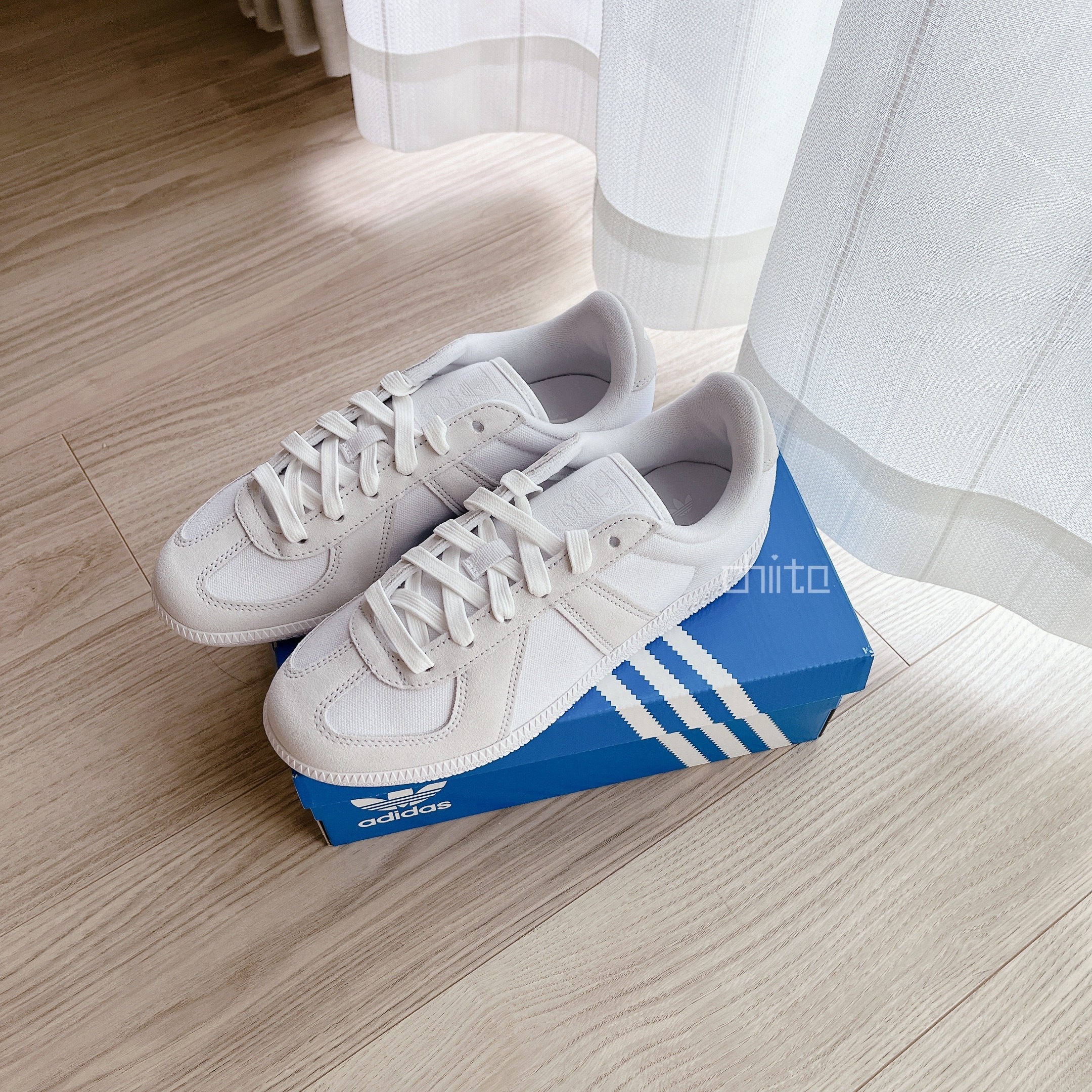 adidas Originals 德訓布面小白鞋