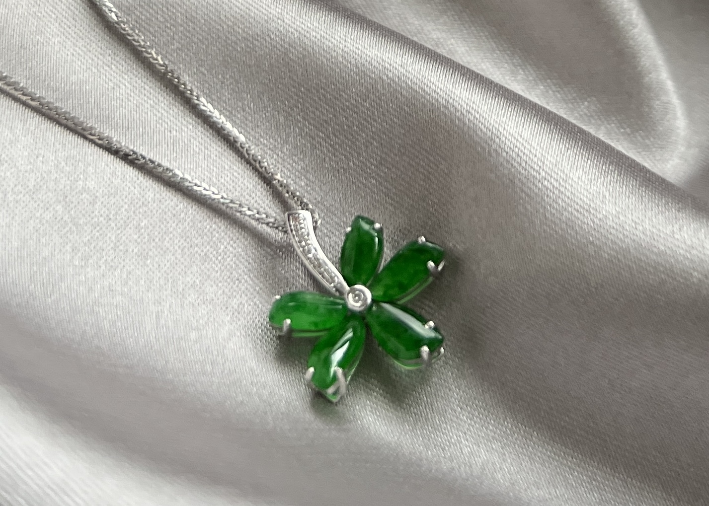 珍藏級冰陽綠小花項鍊18K