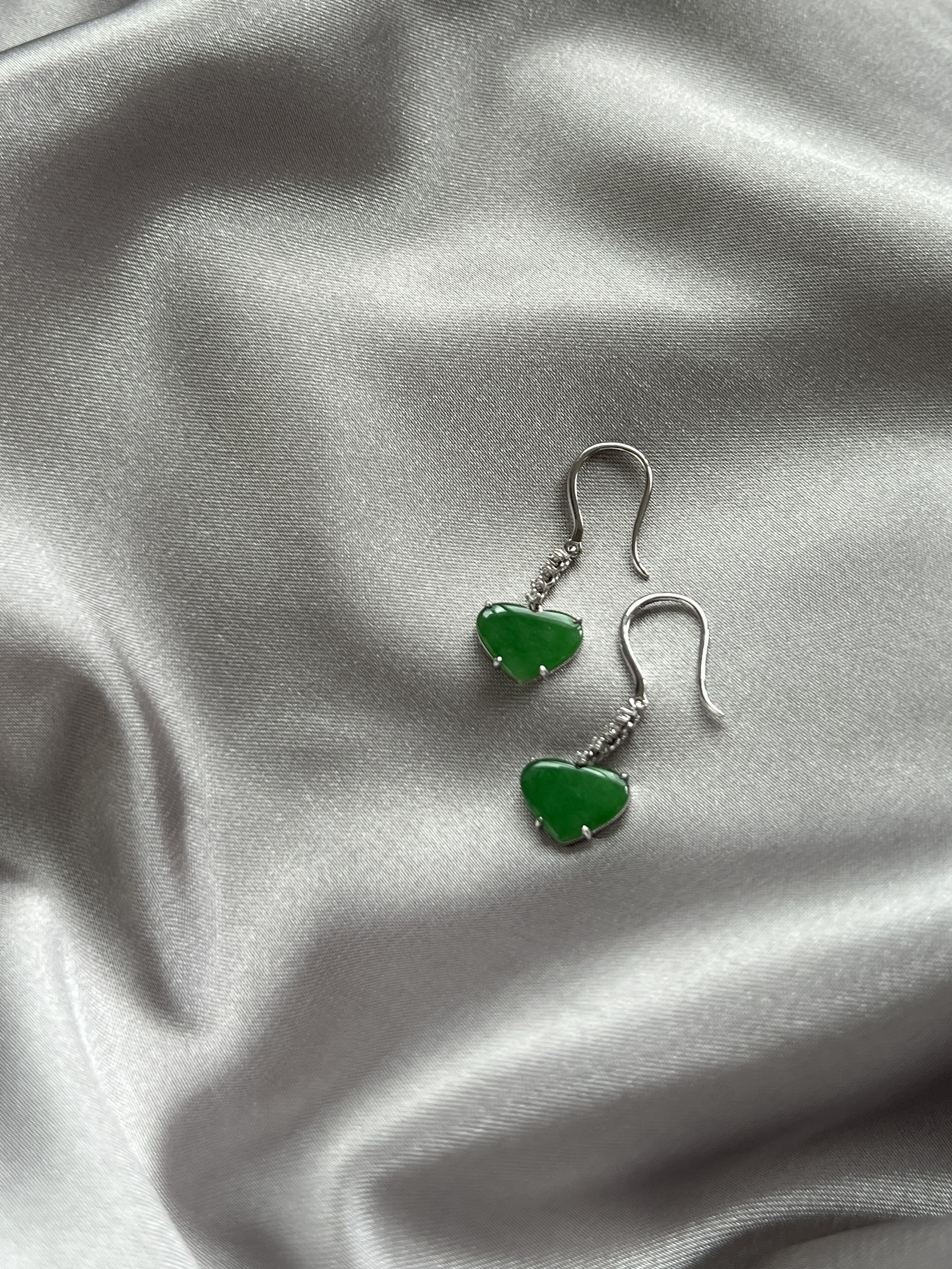 珍藏級陽綠愛心耳環18K