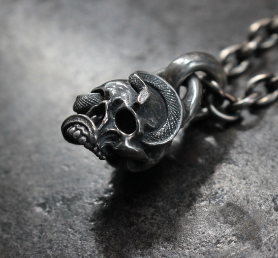 FCT-127 Snake Rolled Skull Top