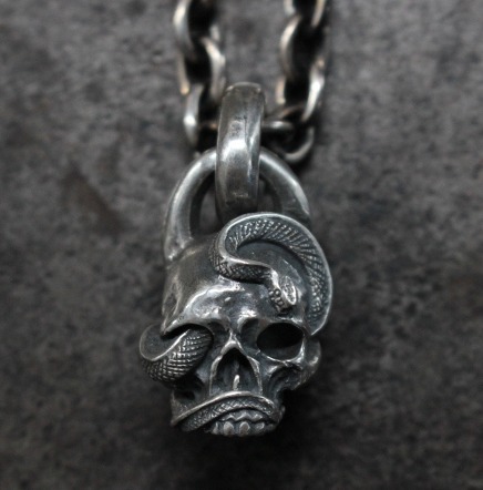 FCT-127 Snake Rolled Skull Top