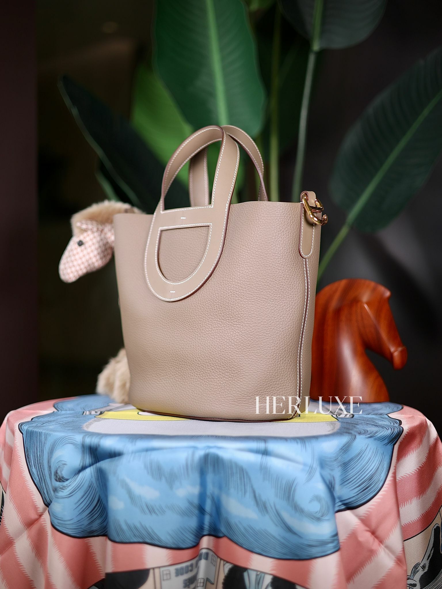 In the loop 23 18 etoupe cc tc