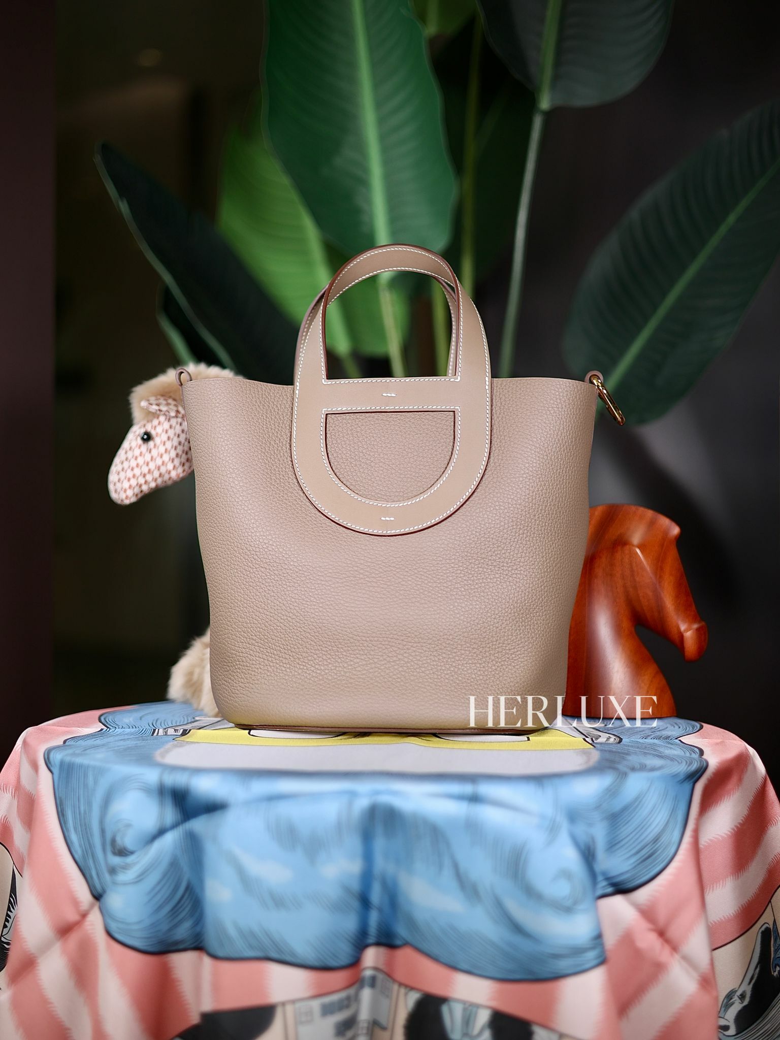 In the loop 23 18 etoupe cc tc