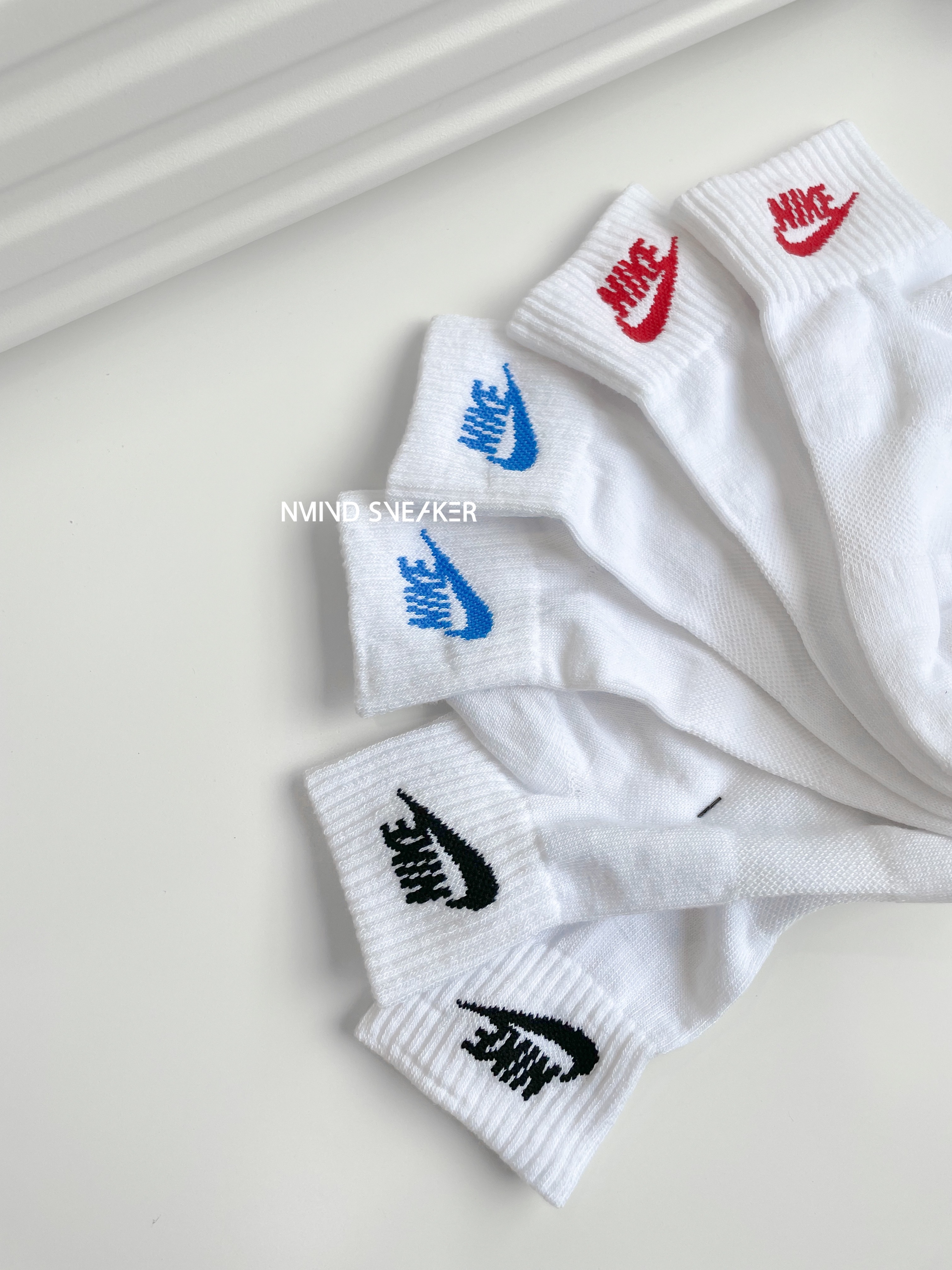 <快速出貨> Nike 黑藍紅 中筒襪 3入