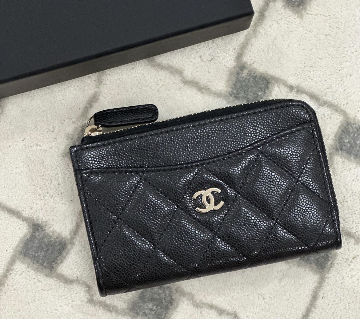 Chanel 23A card holder