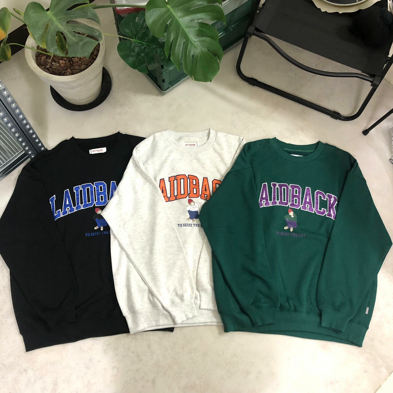 Red Cap Girl 寬版刺繡大學Tee 23509