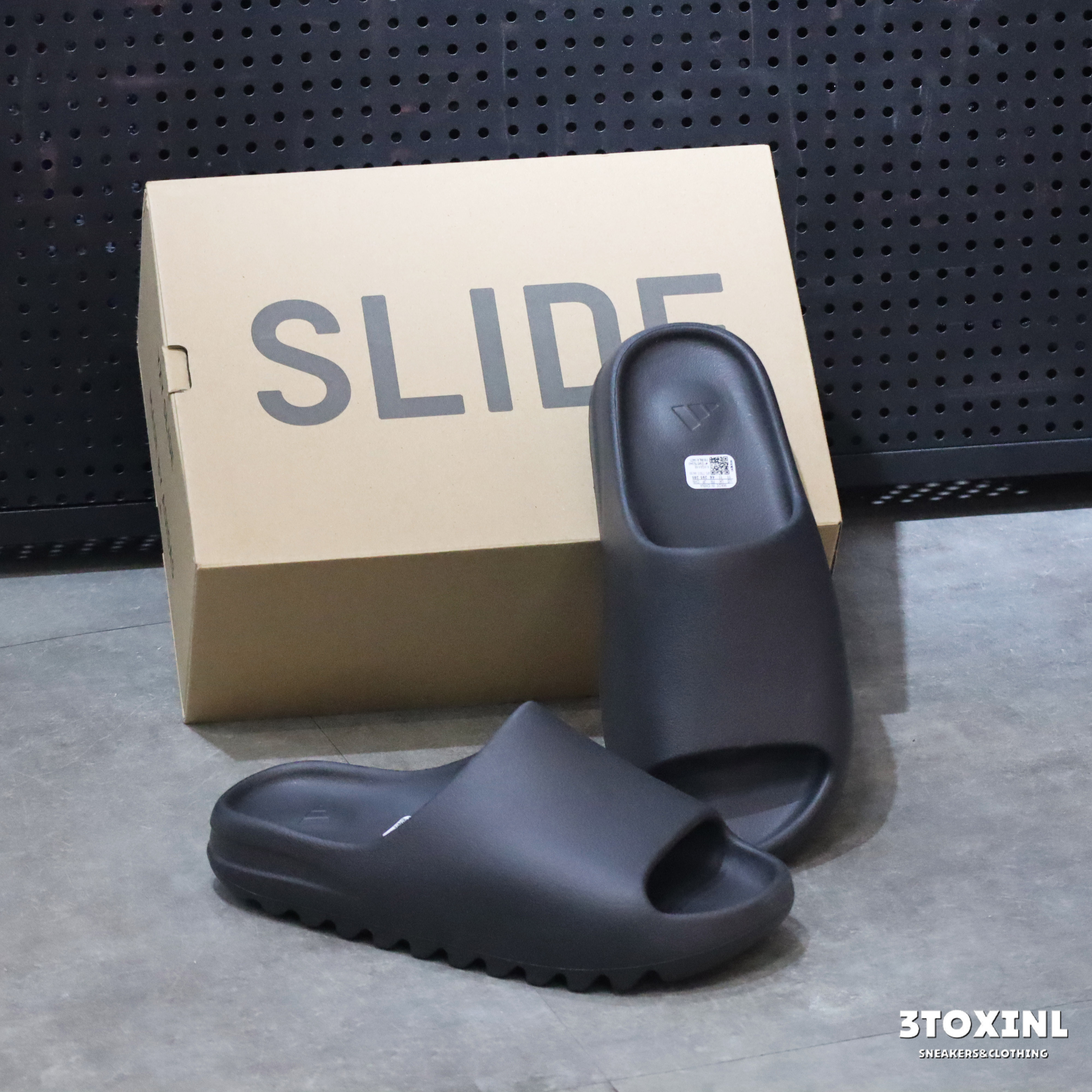 (現貨) Adidas Yeezy Slide - Onyx (2022 Restock)