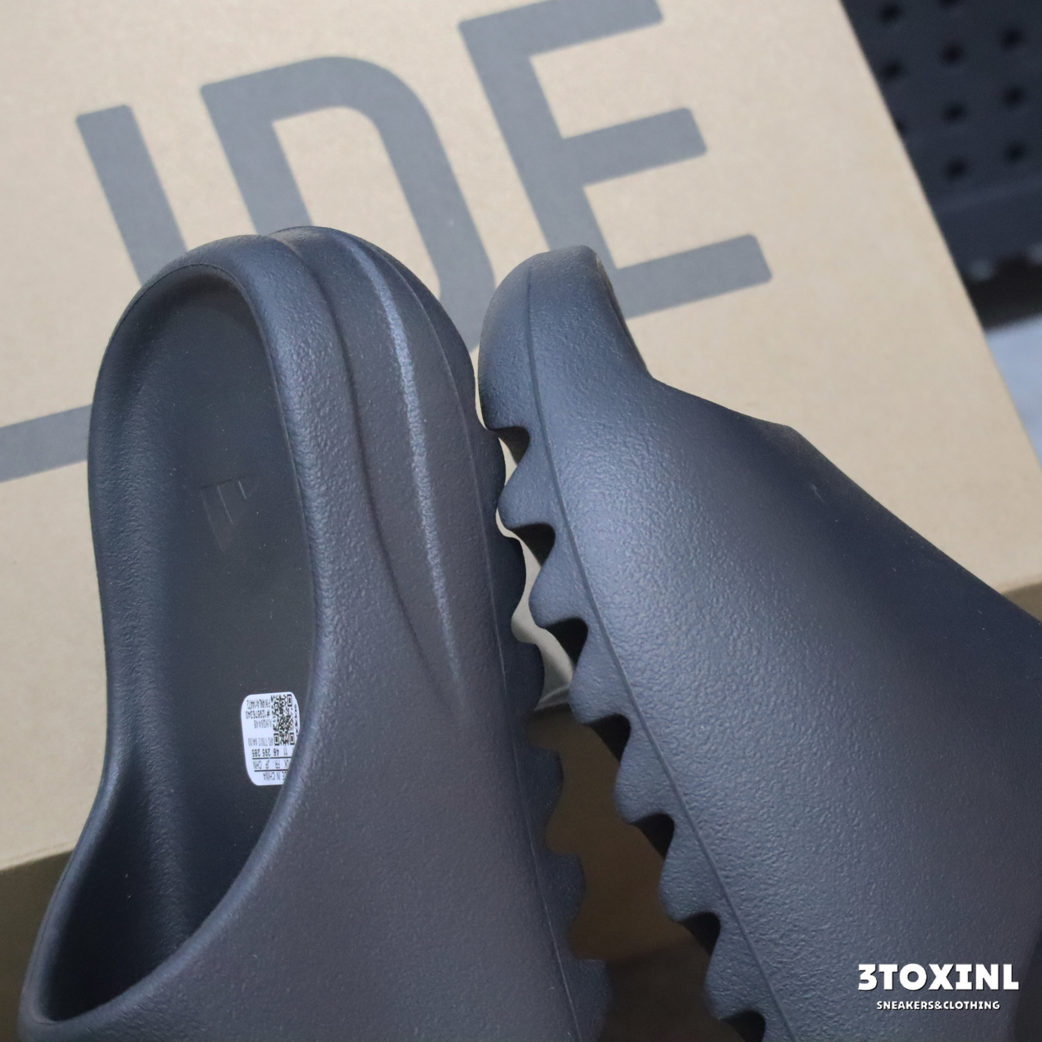 (現貨) Adidas Yeezy Slide - Onyx (2022 Restock)