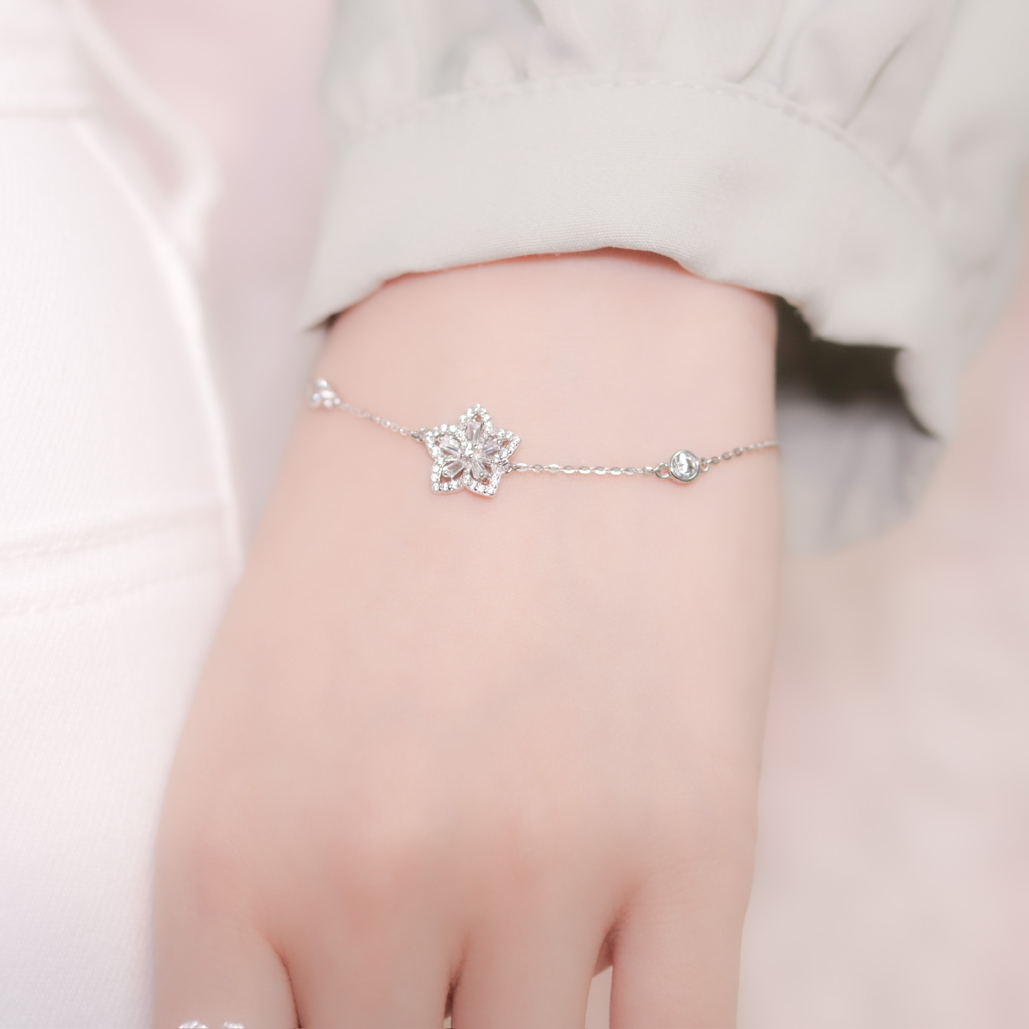 | 925 Silver | Flower Speaker Bracelet | BR0689 |