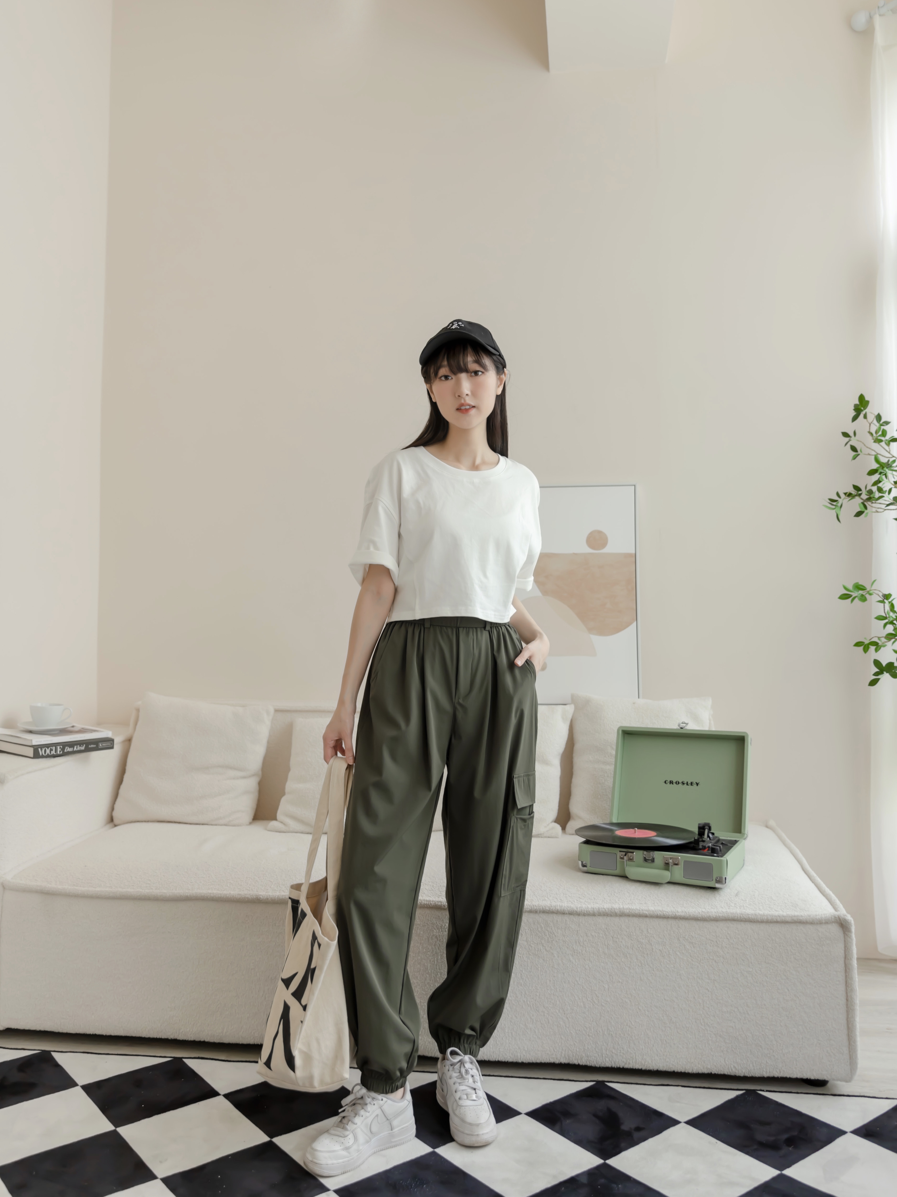 軍綠色輕薄工裝褲