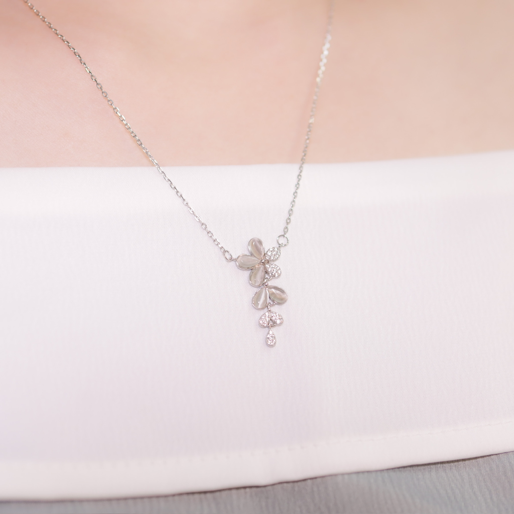 | 925 Silver・White Gold・Rose Gold・Opal | Flower Vine Necklace（Silver / Rose Gold） | NE0382 |