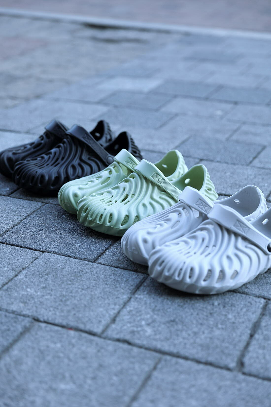 褶皺線條CLOG涼鞋