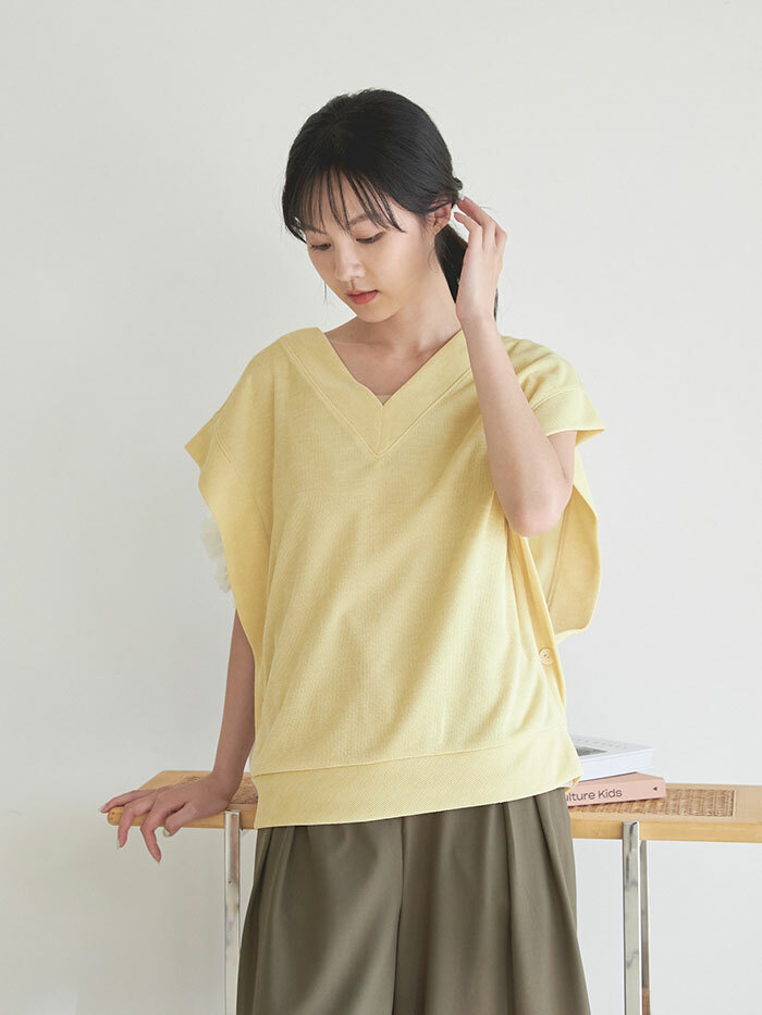 自由舒爽V領針織罩衫-曉光