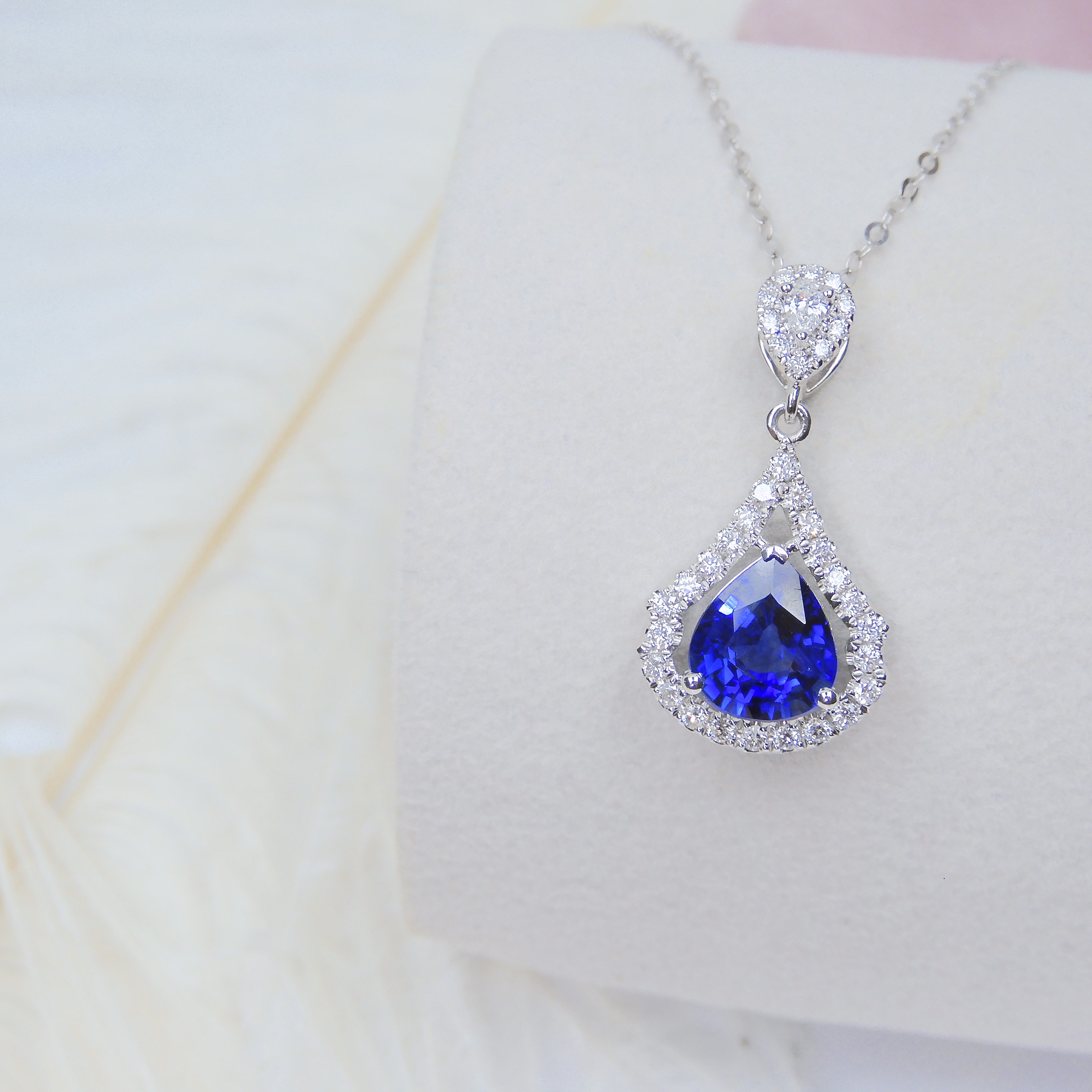 18K金 1.41ct 藍寶石吊墜 (配國際證書)