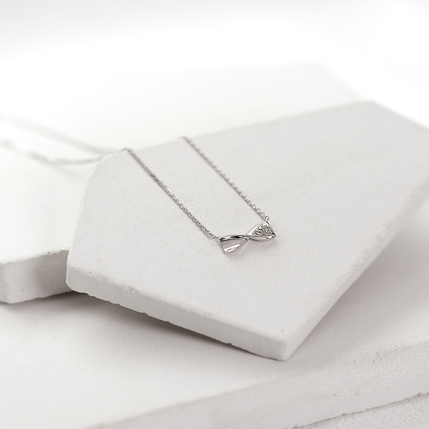 翩翩 — 3分鑽石項鍊