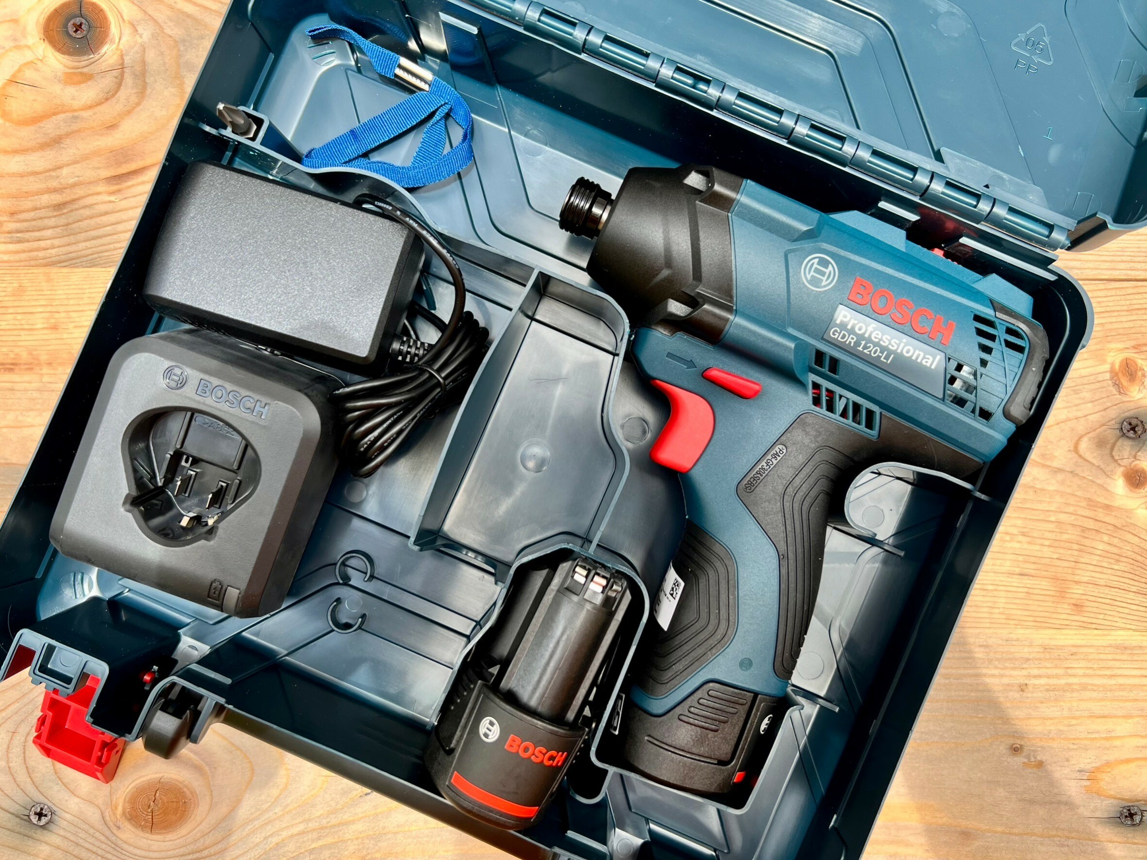 BOSCH GDR 120-LI 博世12V 鋰電衝擊起子機全配2.0Ah電池*2顆