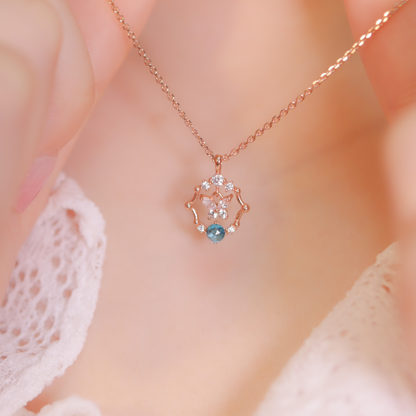 | 925純銀・厚鍍玫瑰金  | 沁人小蝴蝶項鍊 | NE0567 |