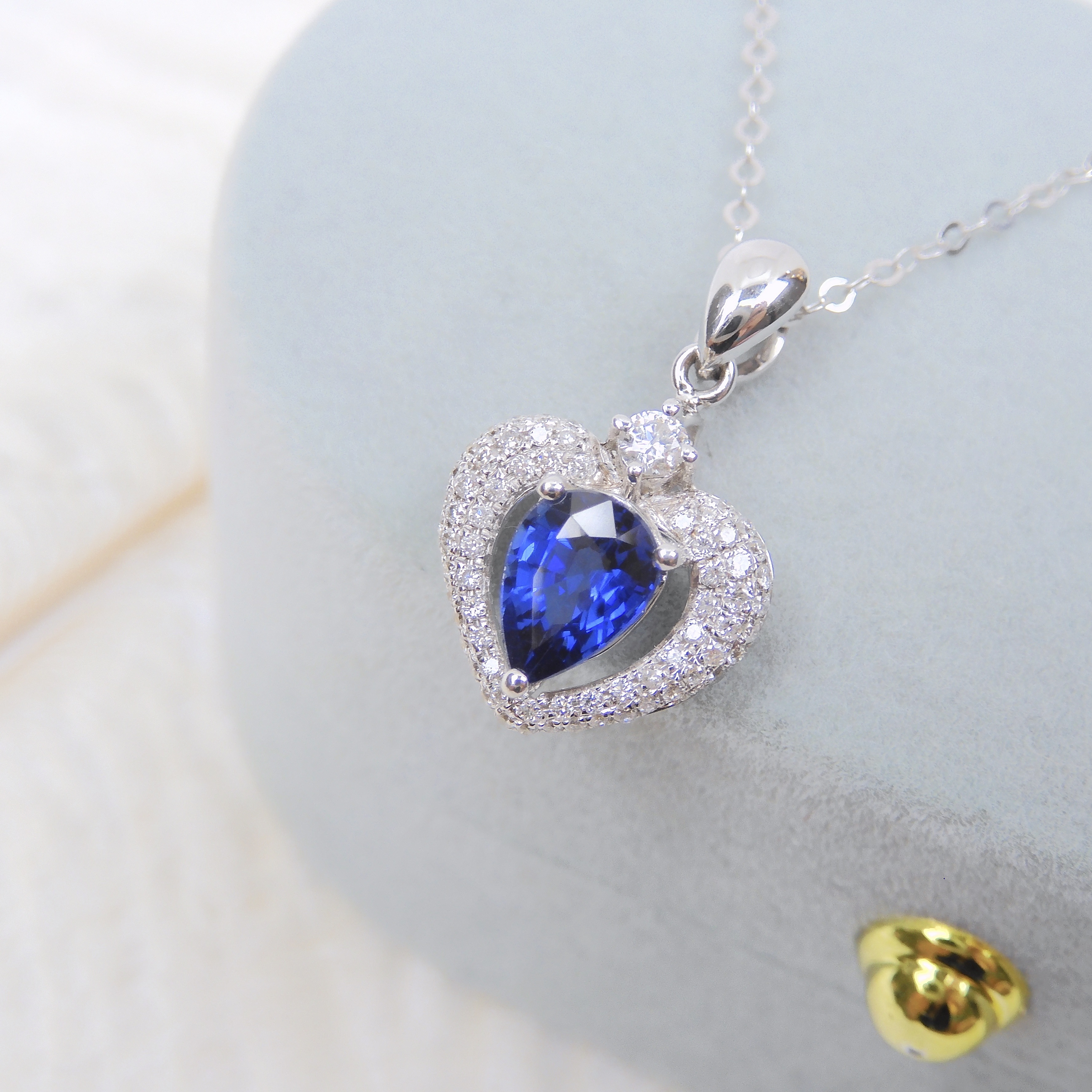 18K金 0.86ct 藍寶石吊墜