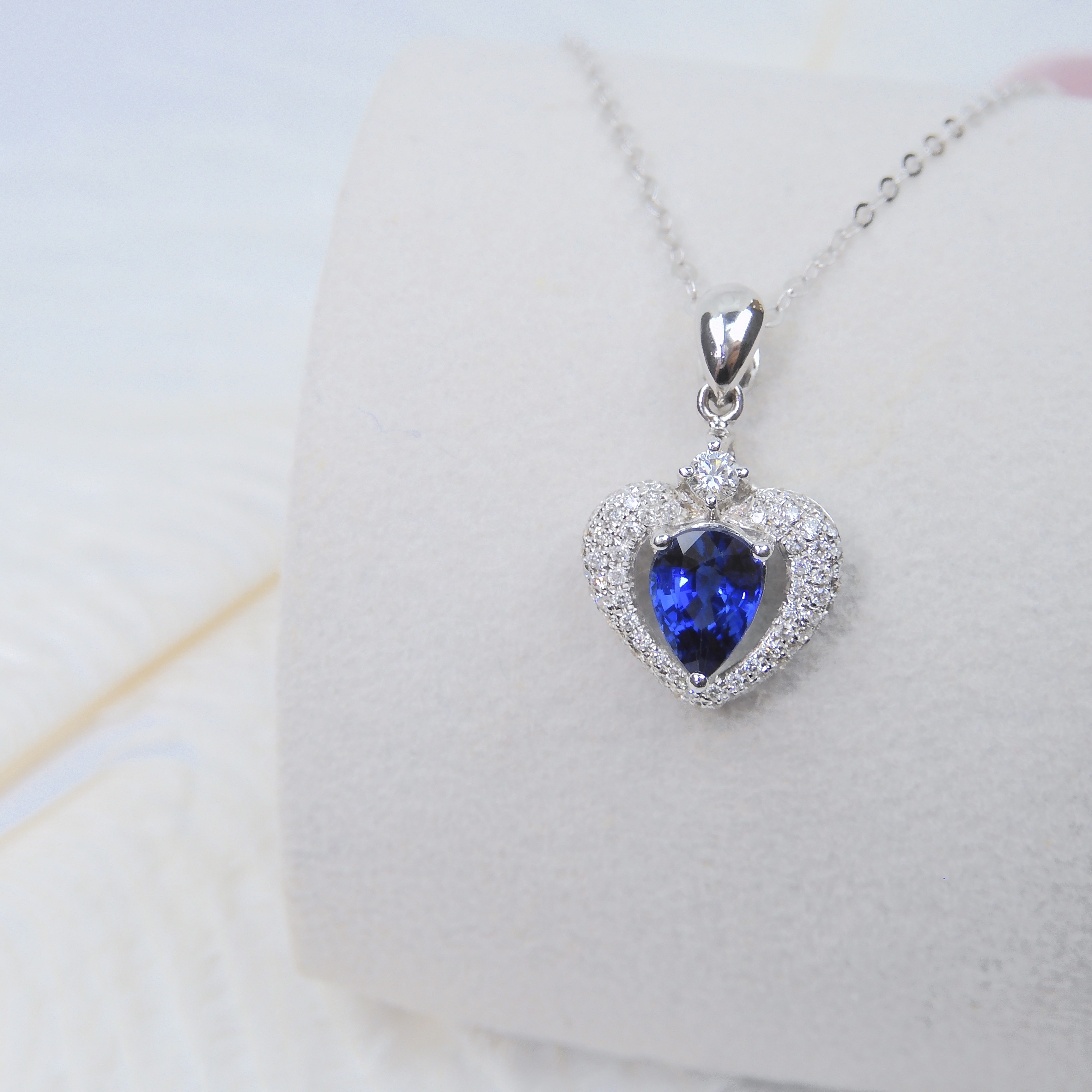 18K金 0.86ct 藍寶石吊墜