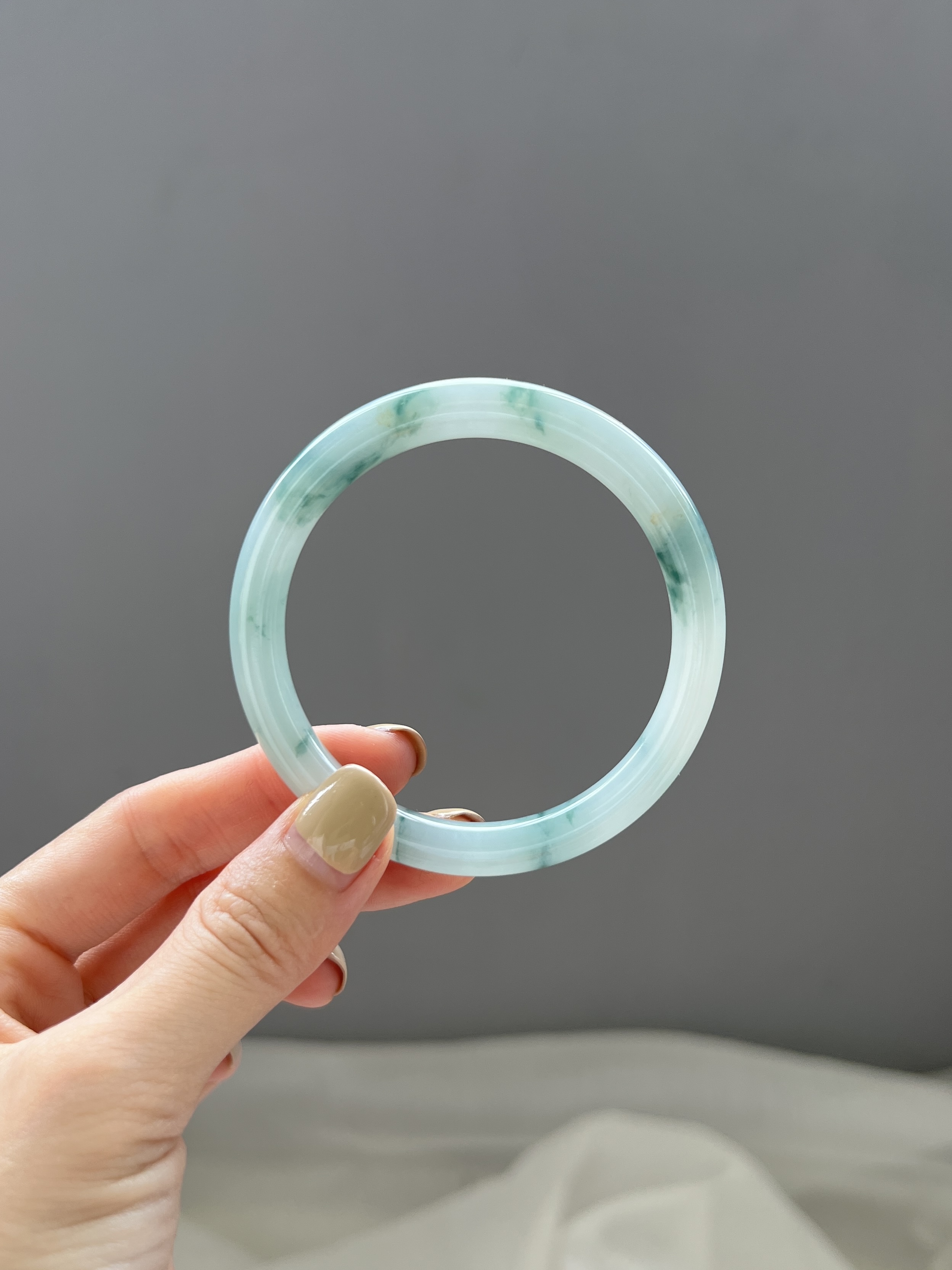 冰潤藍花圓骨鐲