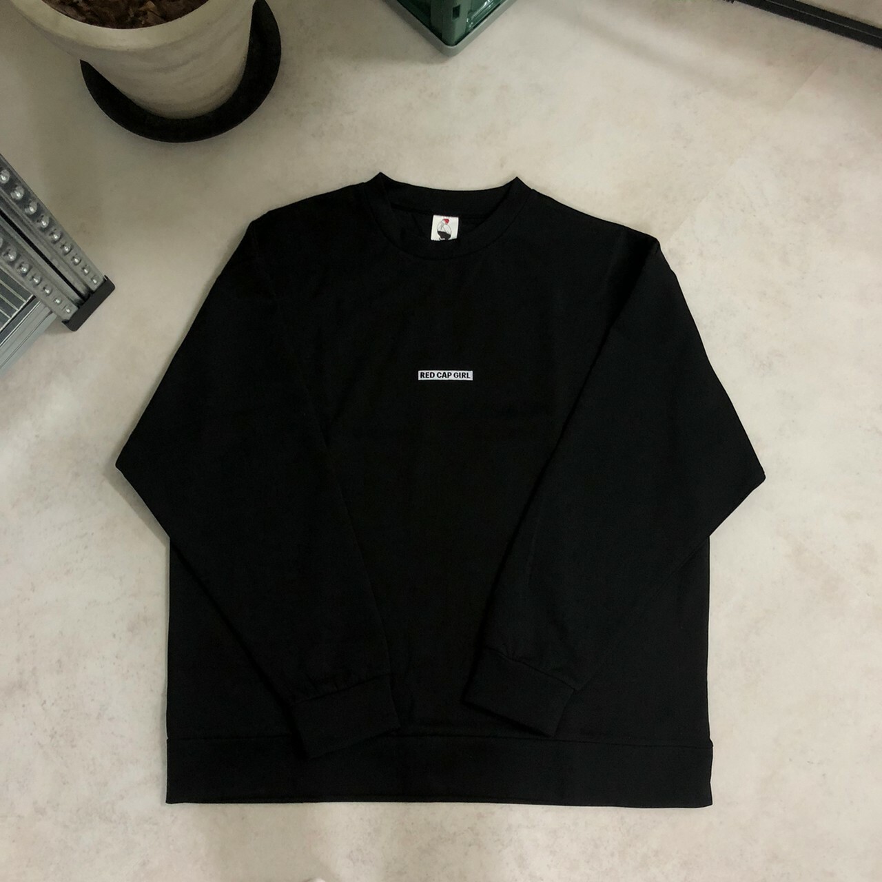 Red Cap Girl What Do I Do Today 印花大學Tee 23535