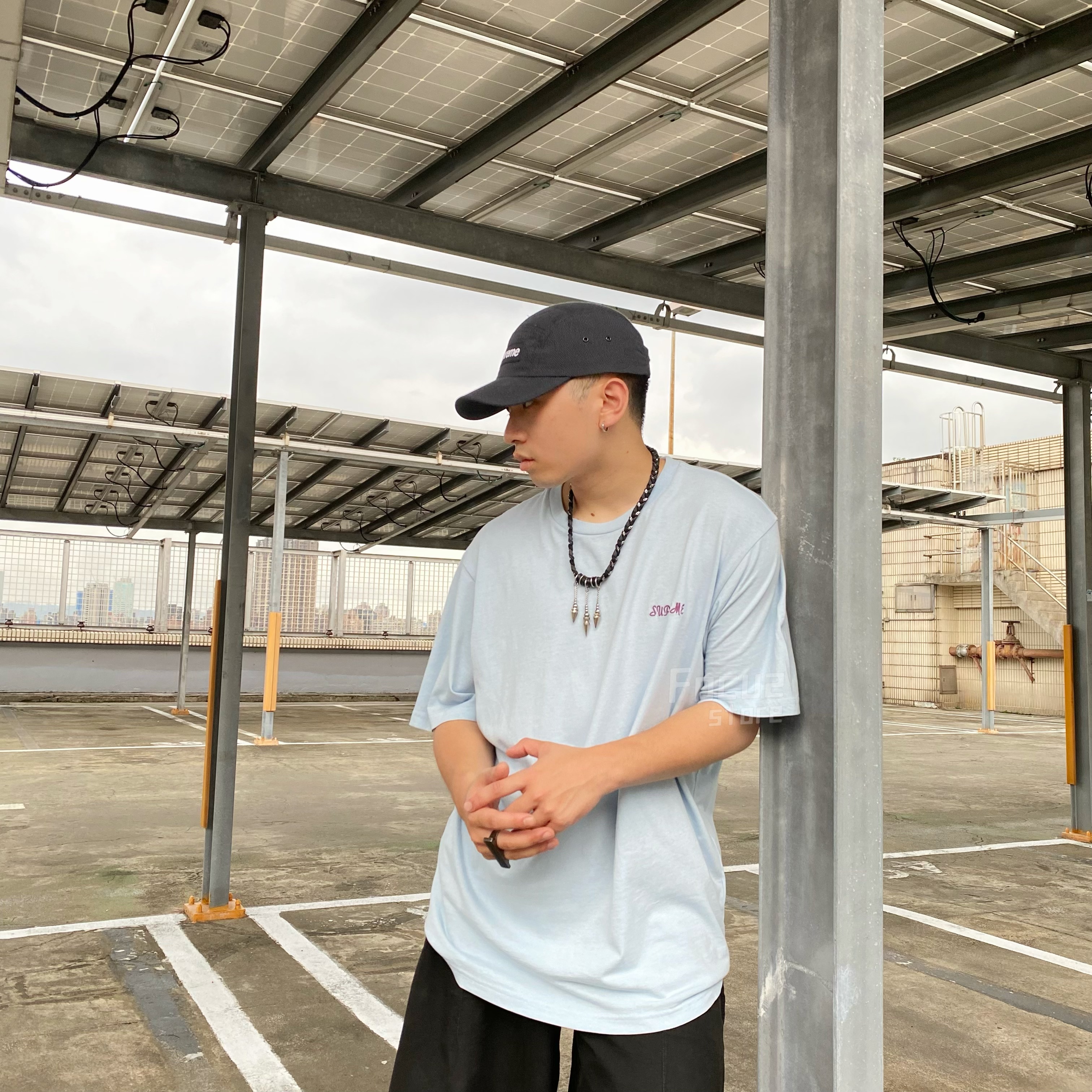 【Focus Store】現貨秒發 Supreme 23SS WASHED SCRIPT S/S TOP