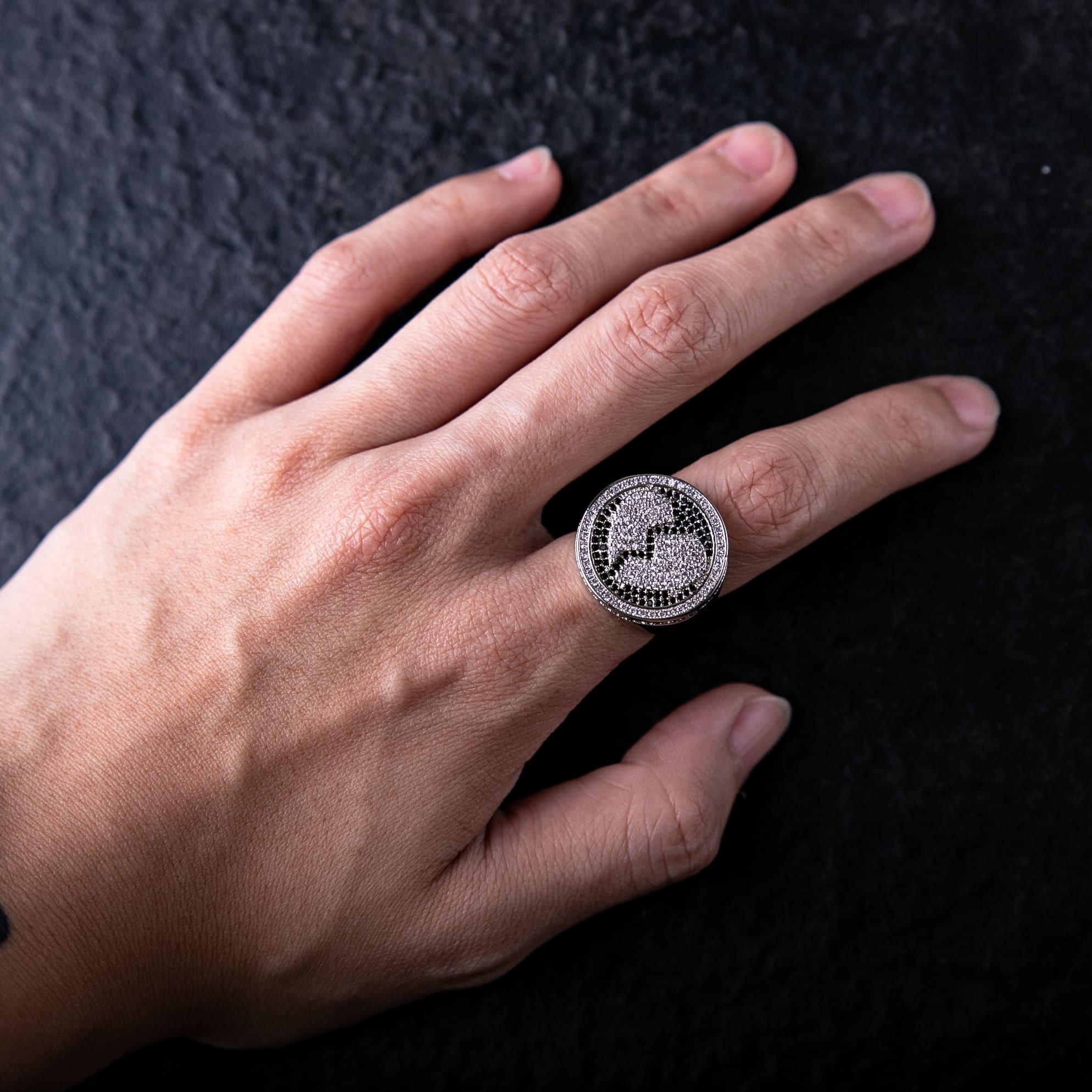 滿鑽心碎圓盤戒指