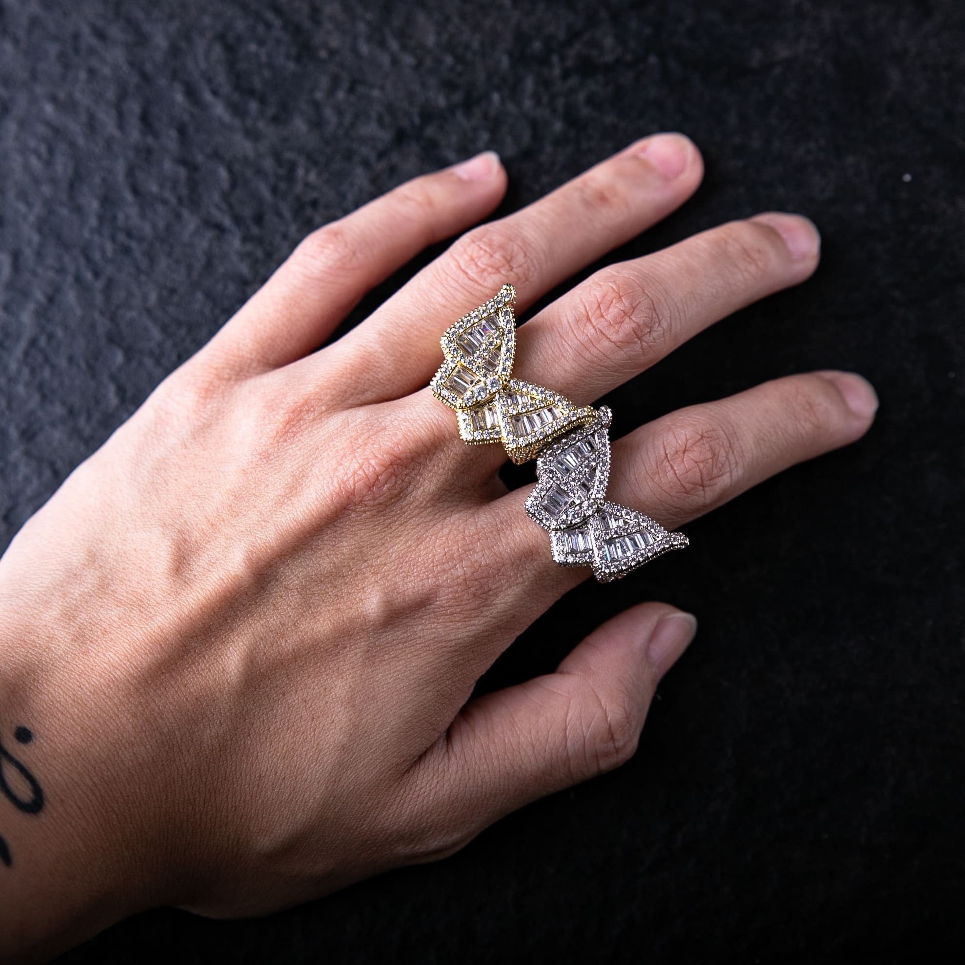 T方混鑲蝴蝶戒指