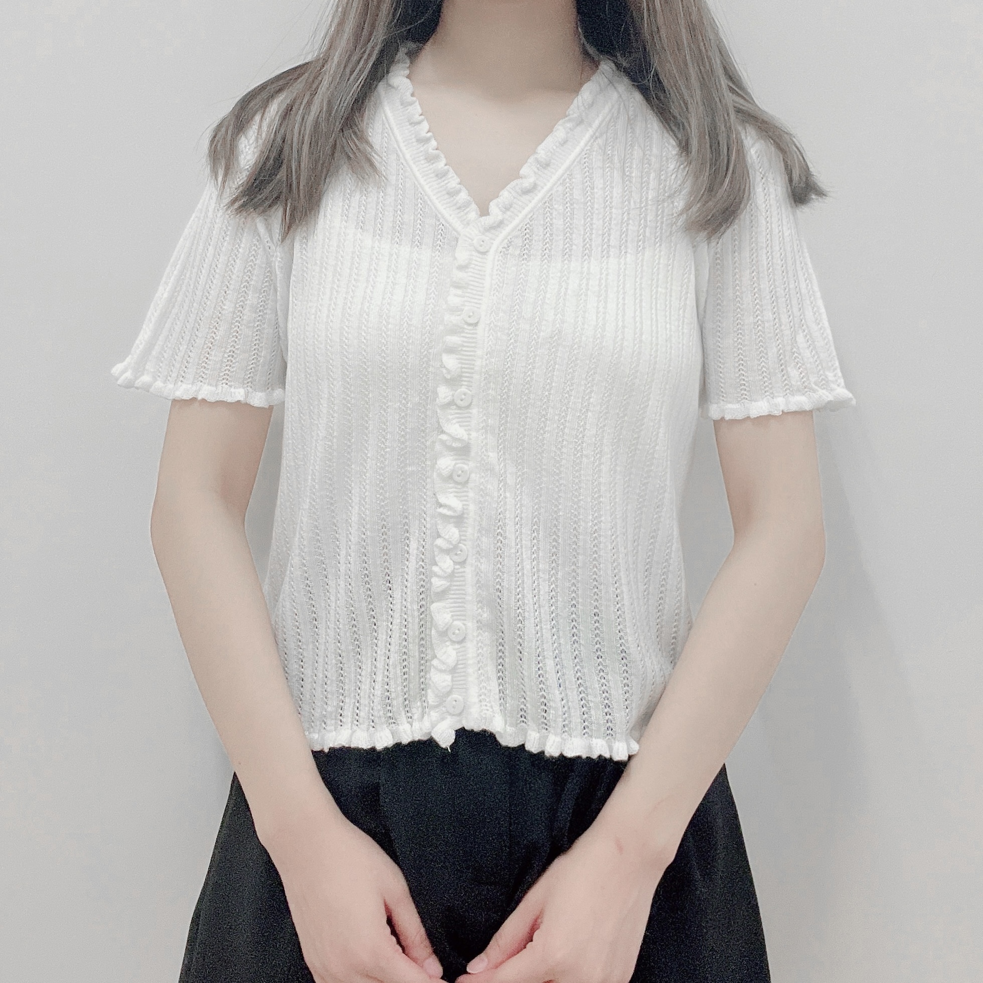 現貨 | V - Neck Ruffle Top (五色入)