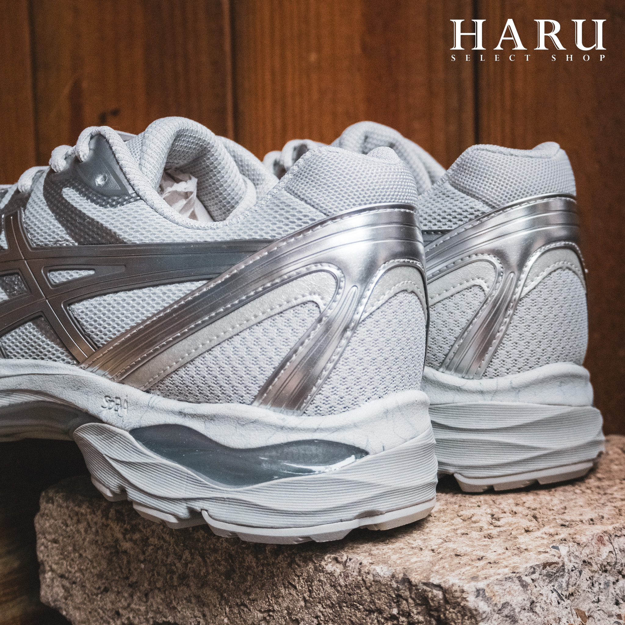 Asics Gel Flux 4金屬銀灰銀液態銀男女款復古小紅書爆款台灣未發1011B646-0 Asics Gel Flux 4金屬銀灰銀液態銀男女款復古小紅書爆款台灣未發1011B646-0