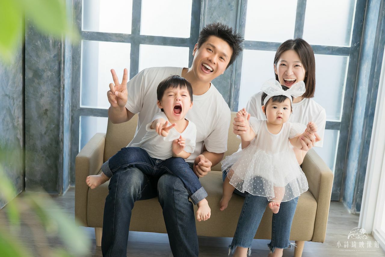 白色上衣全家福