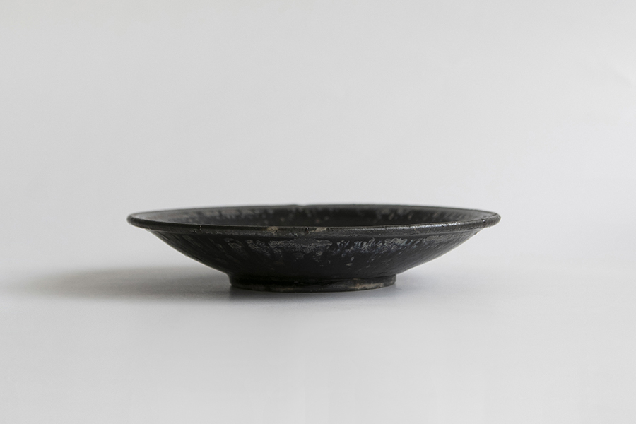 小野象平-黑化妝 7寸皿