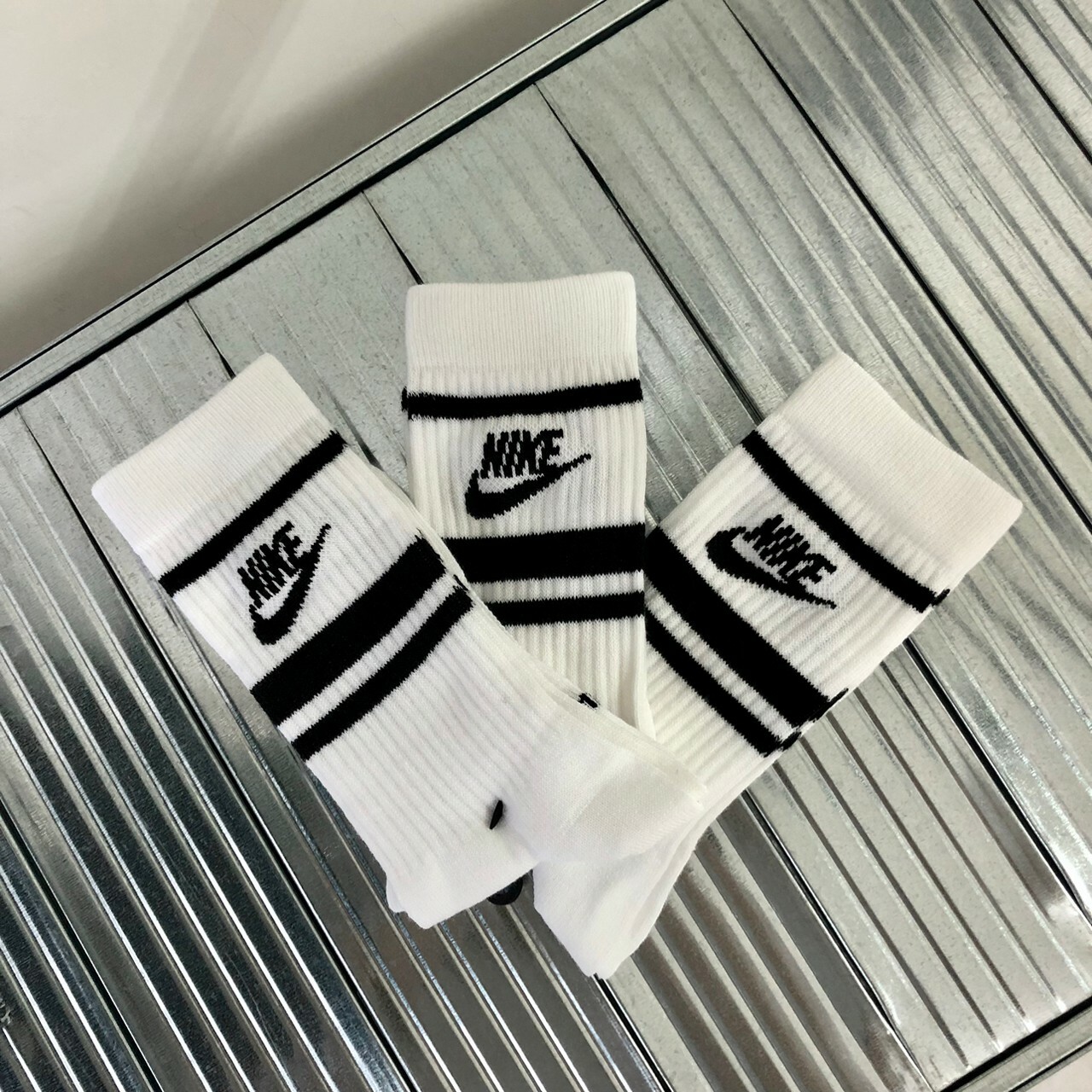 Nike Sportswear Everyday Essential 黑白 中筒襪 長襪 (3雙一組) DX5089-103