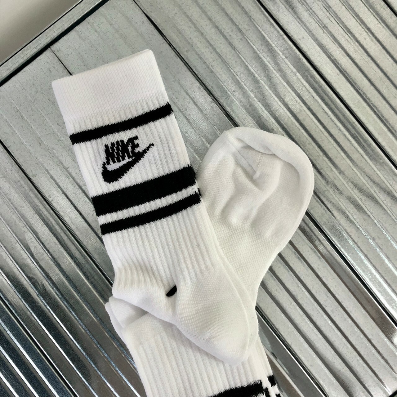 Nike Sportswear Everyday Essential 黑白 中筒襪 長襪 (3雙一組) DX5089-103