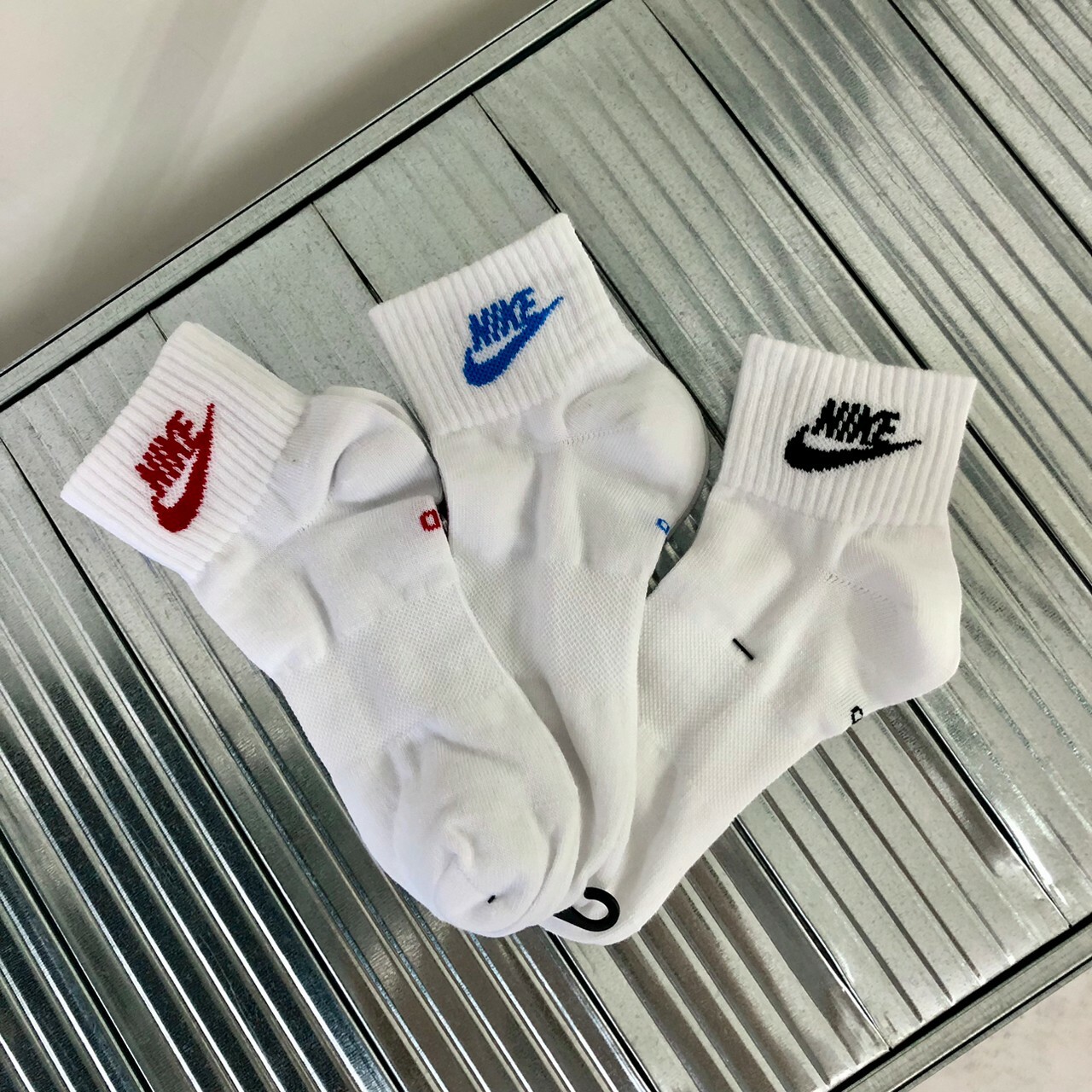 Nike Everyday Essential Logo 紅藍黑 中筒襪子(3雙一組) DX5074-911