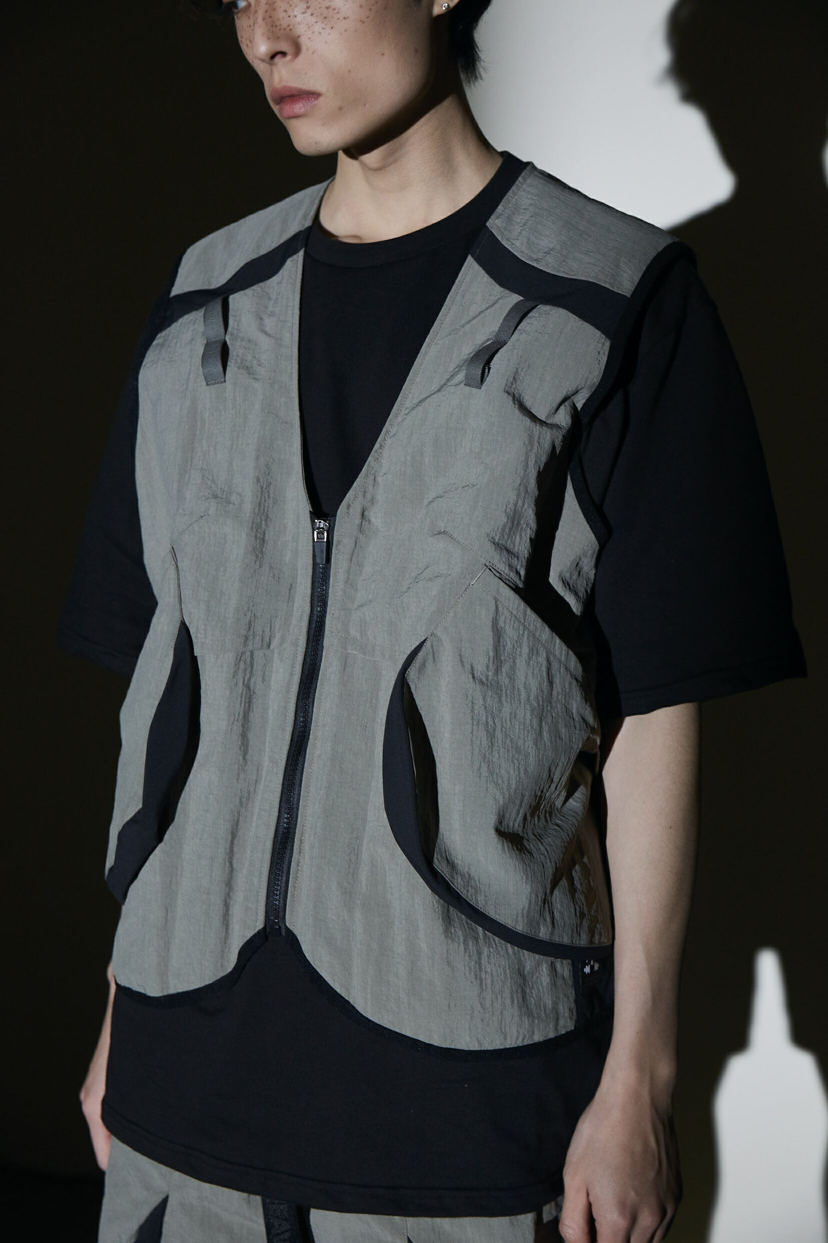 立體蟲袋尼龍背心- 灰綠