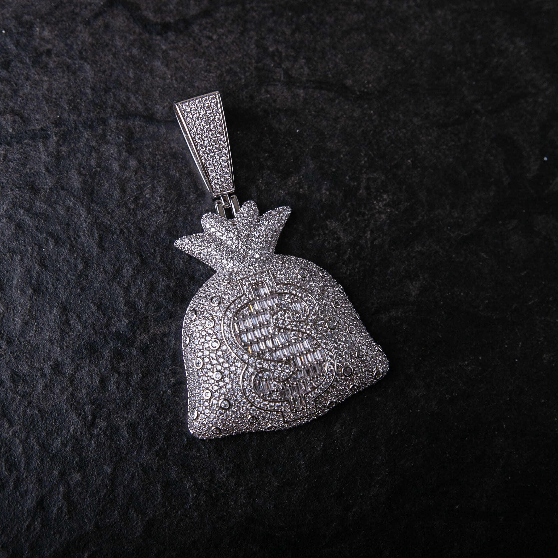 T方混鑲錢袋造型墜飾