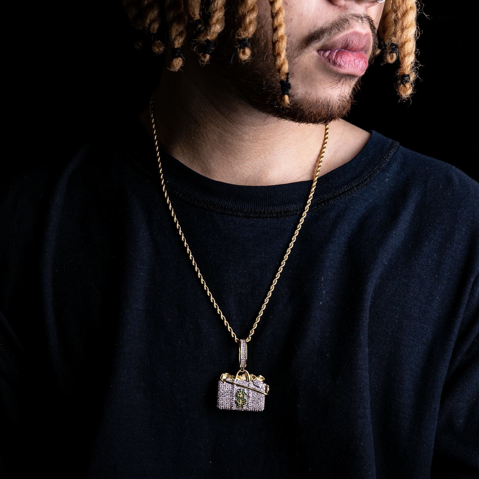 滿鑲立體錢包造型墜飾